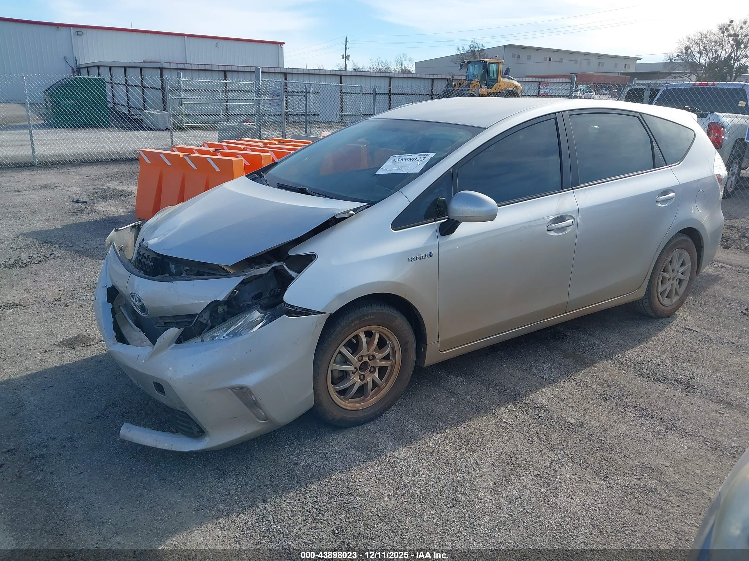 TOYOTA PRIUS image 2
