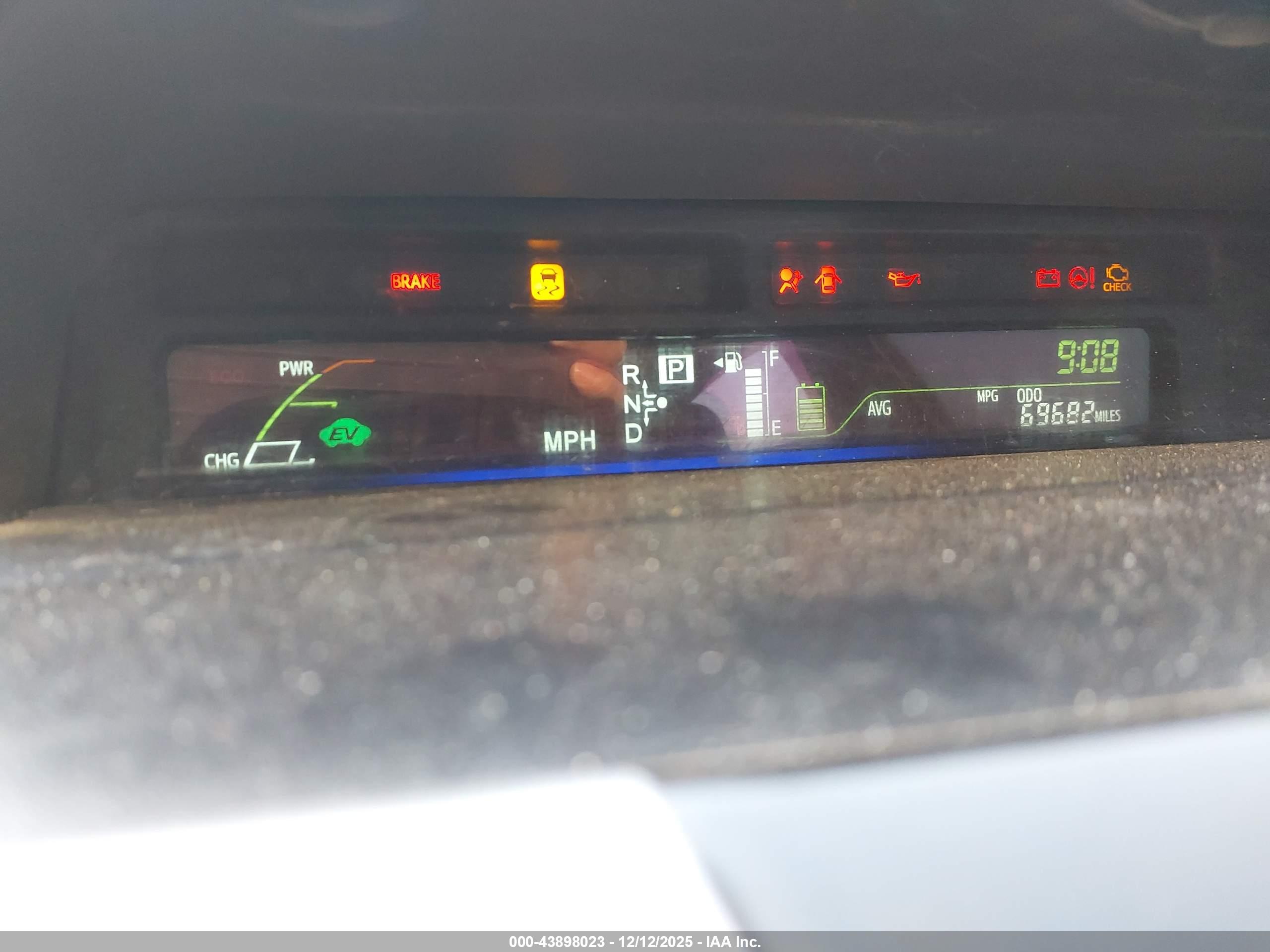 TOYOTA PRIUS image 7
