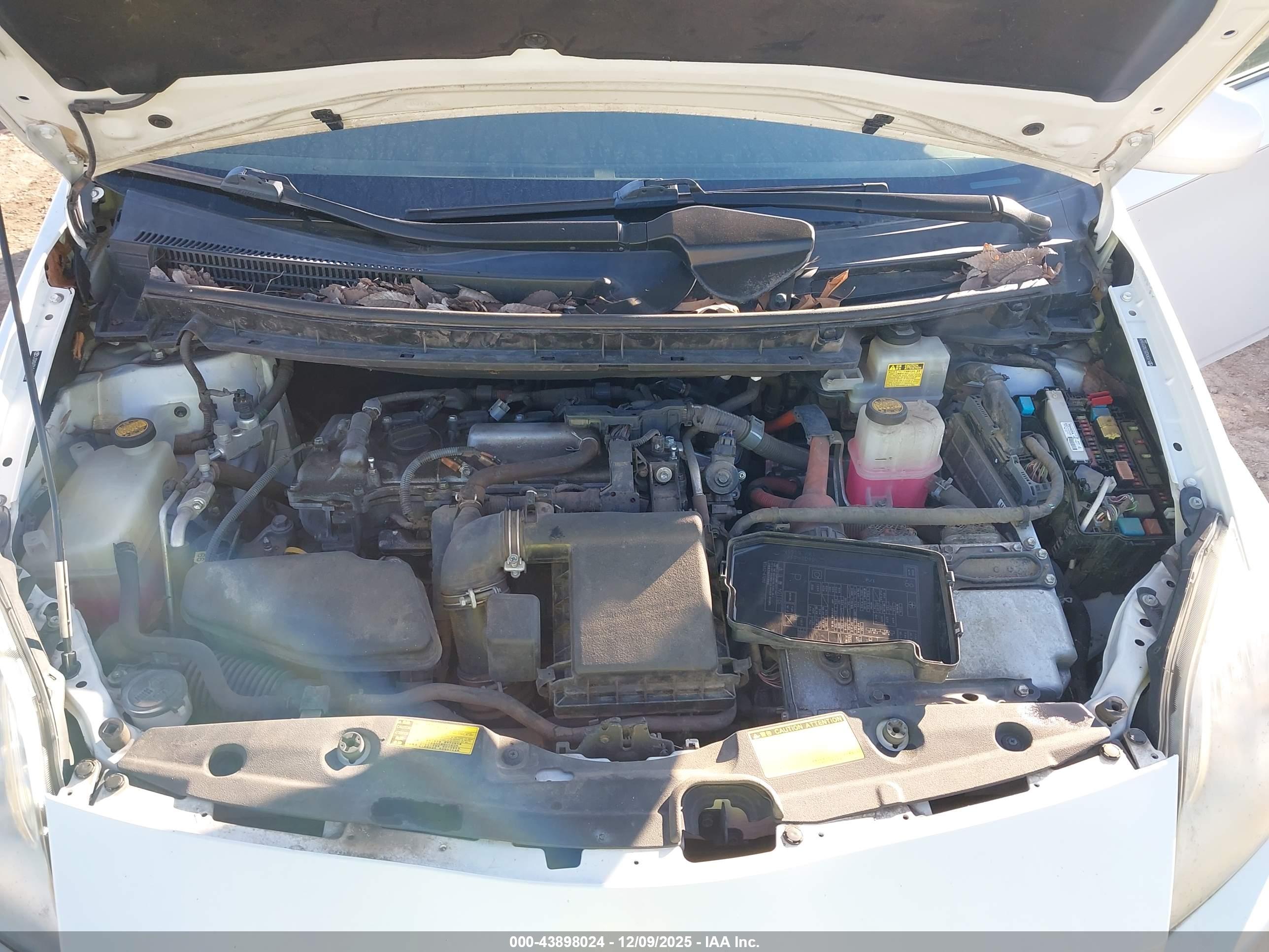 TOYOTA PRIUS image 10