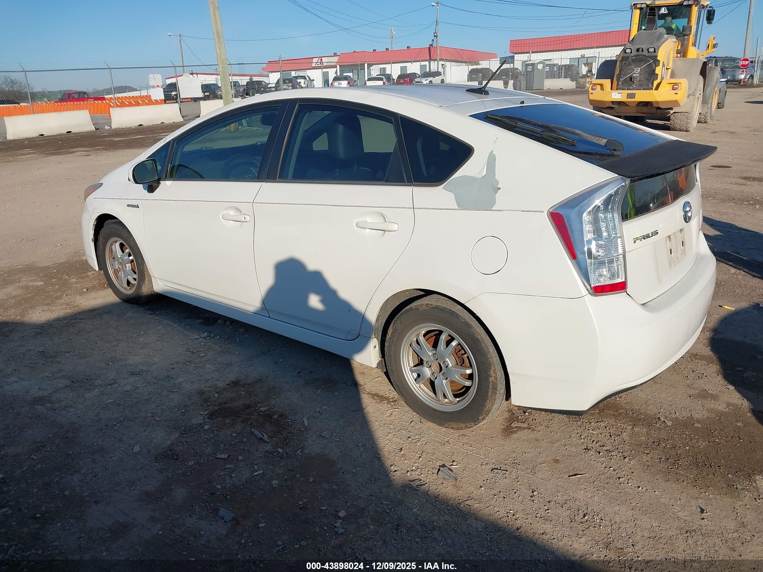 TOYOTA PRIUS image 3