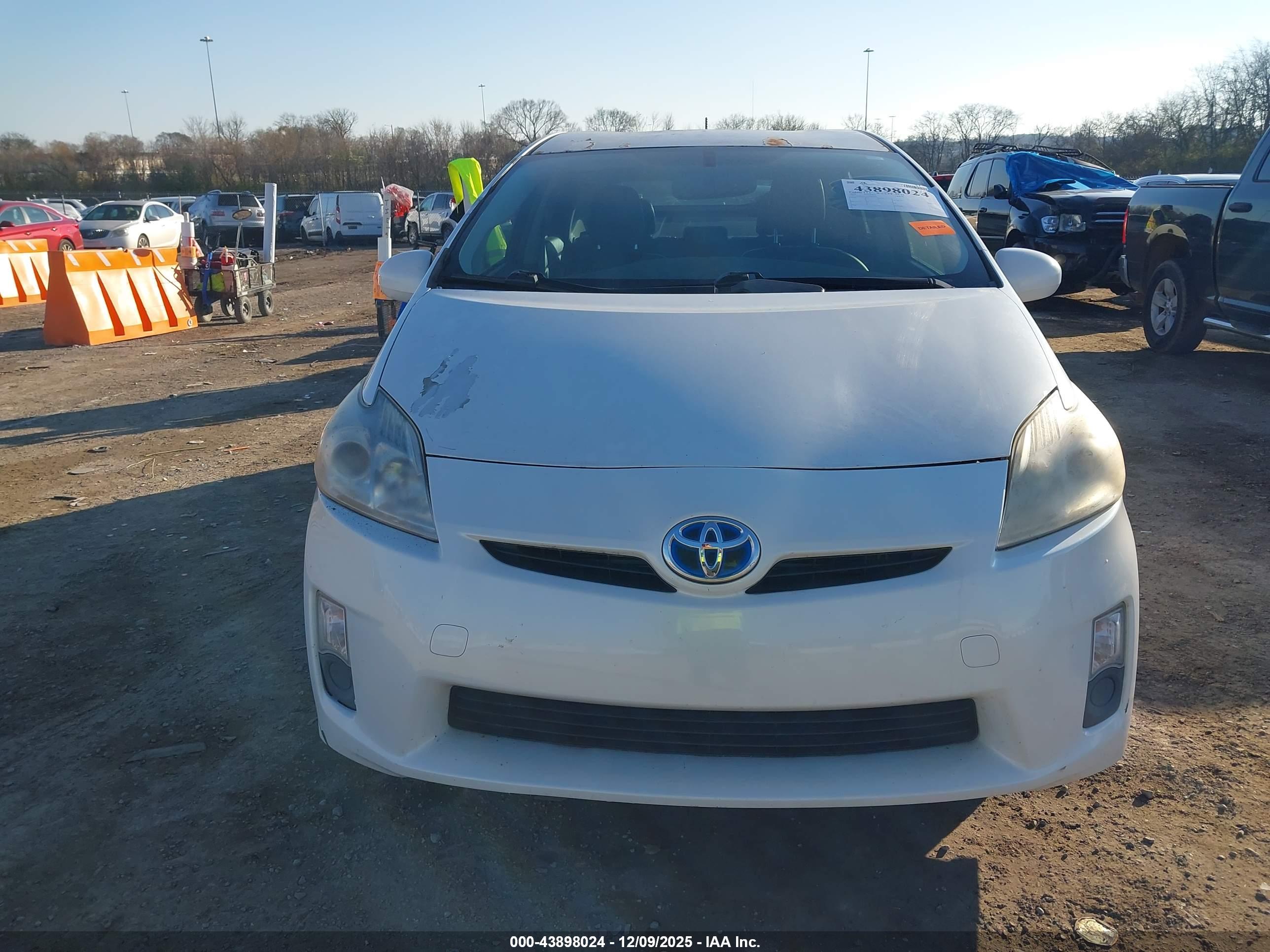 TOYOTA PRIUS image 6