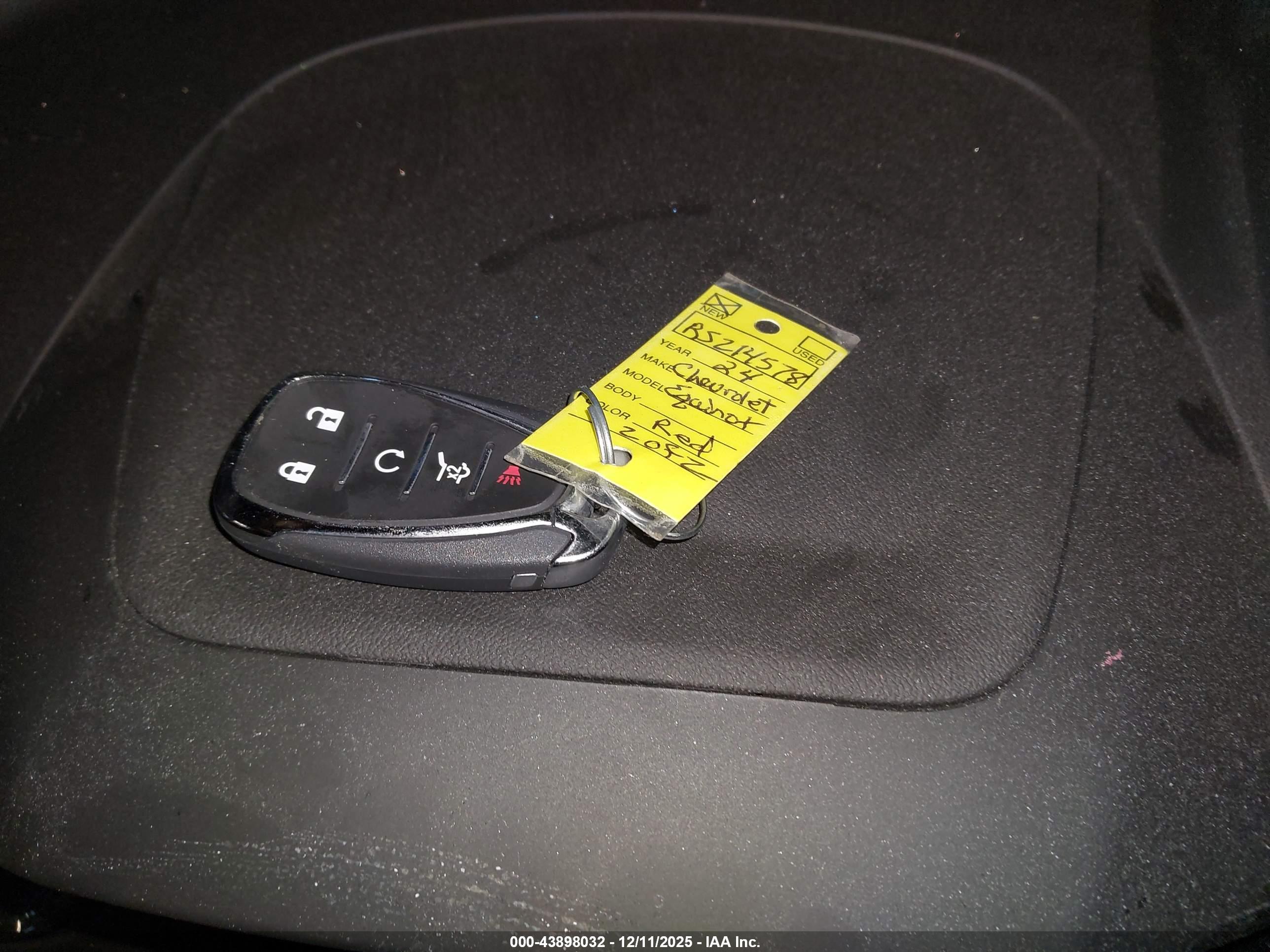 CHEVROLET EQUINOX image 11