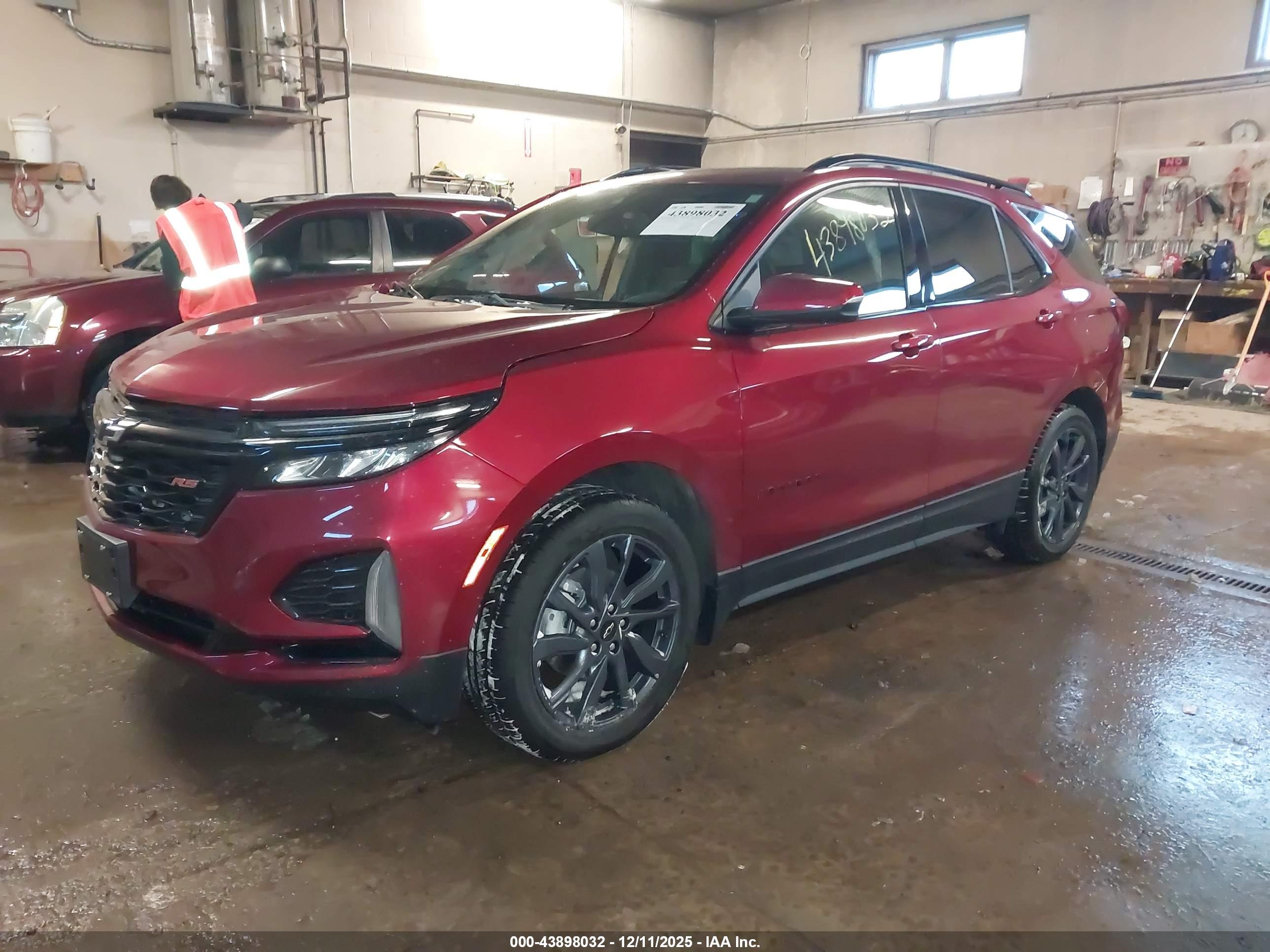 CHEVROLET EQUINOX image 2