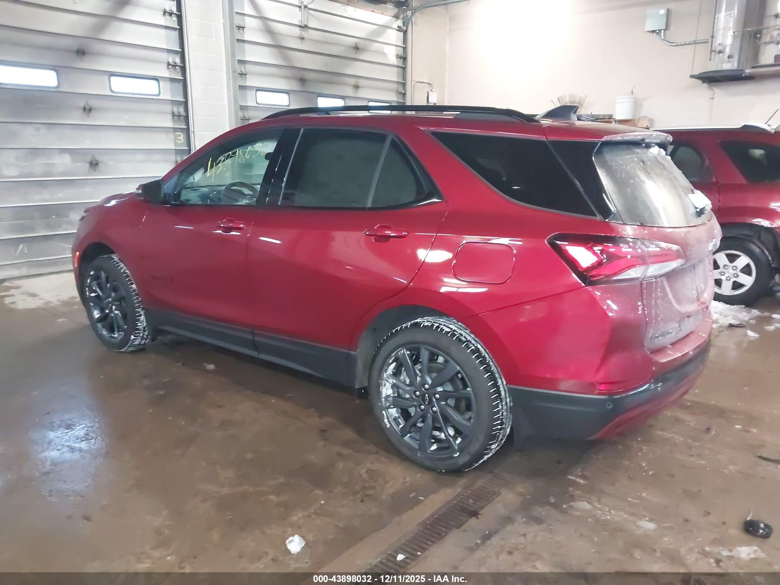 CHEVROLET EQUINOX image 3