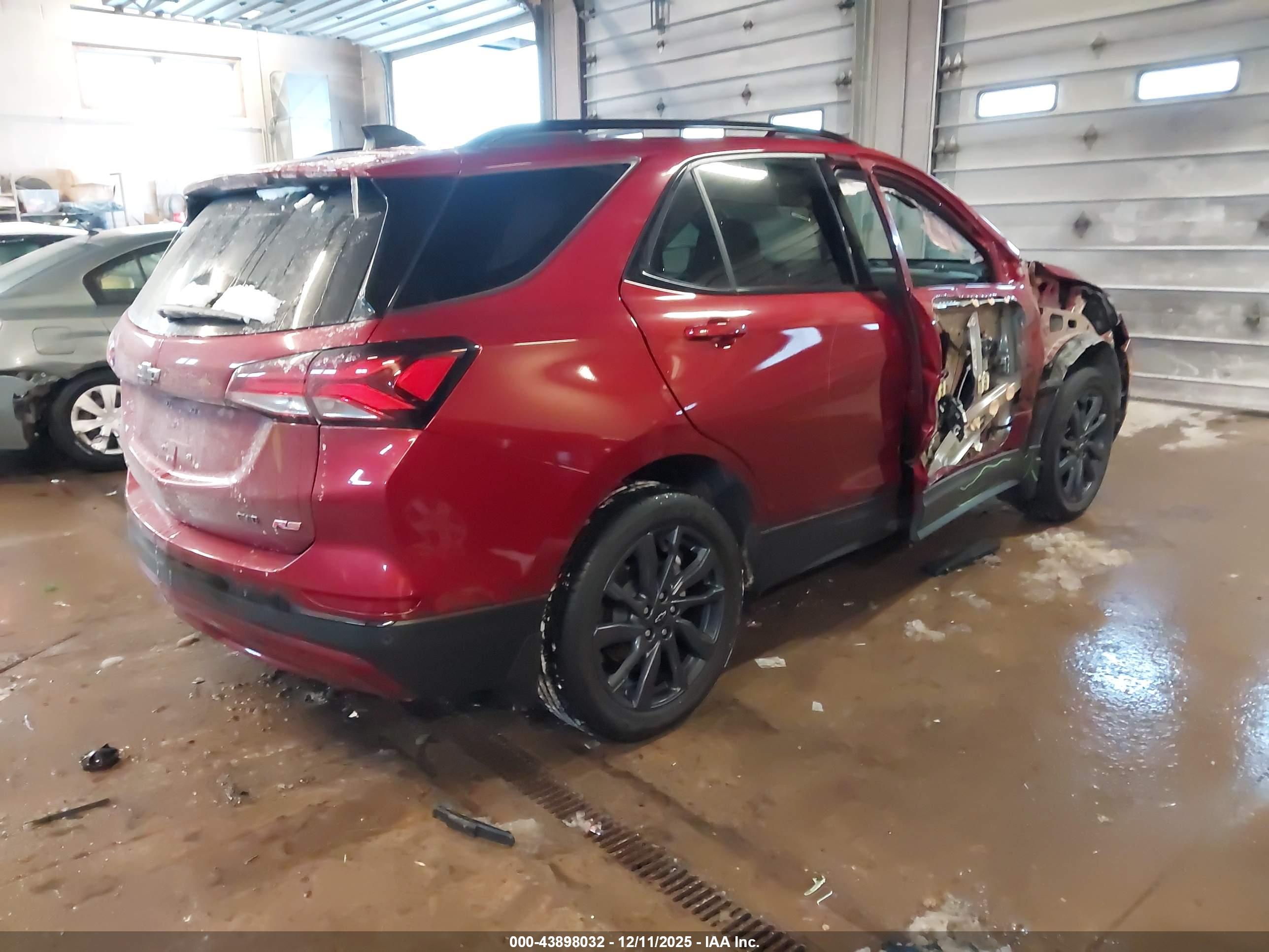 CHEVROLET EQUINOX image 4