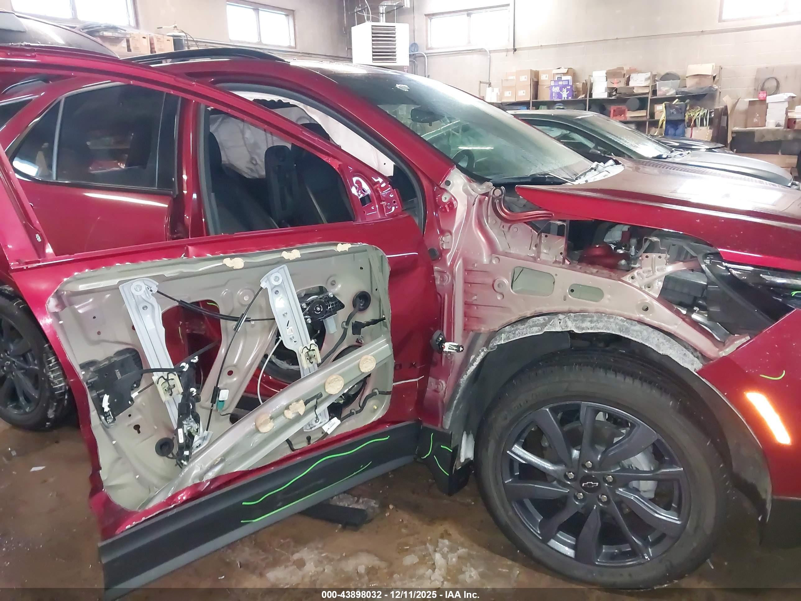 CHEVROLET EQUINOX image 6