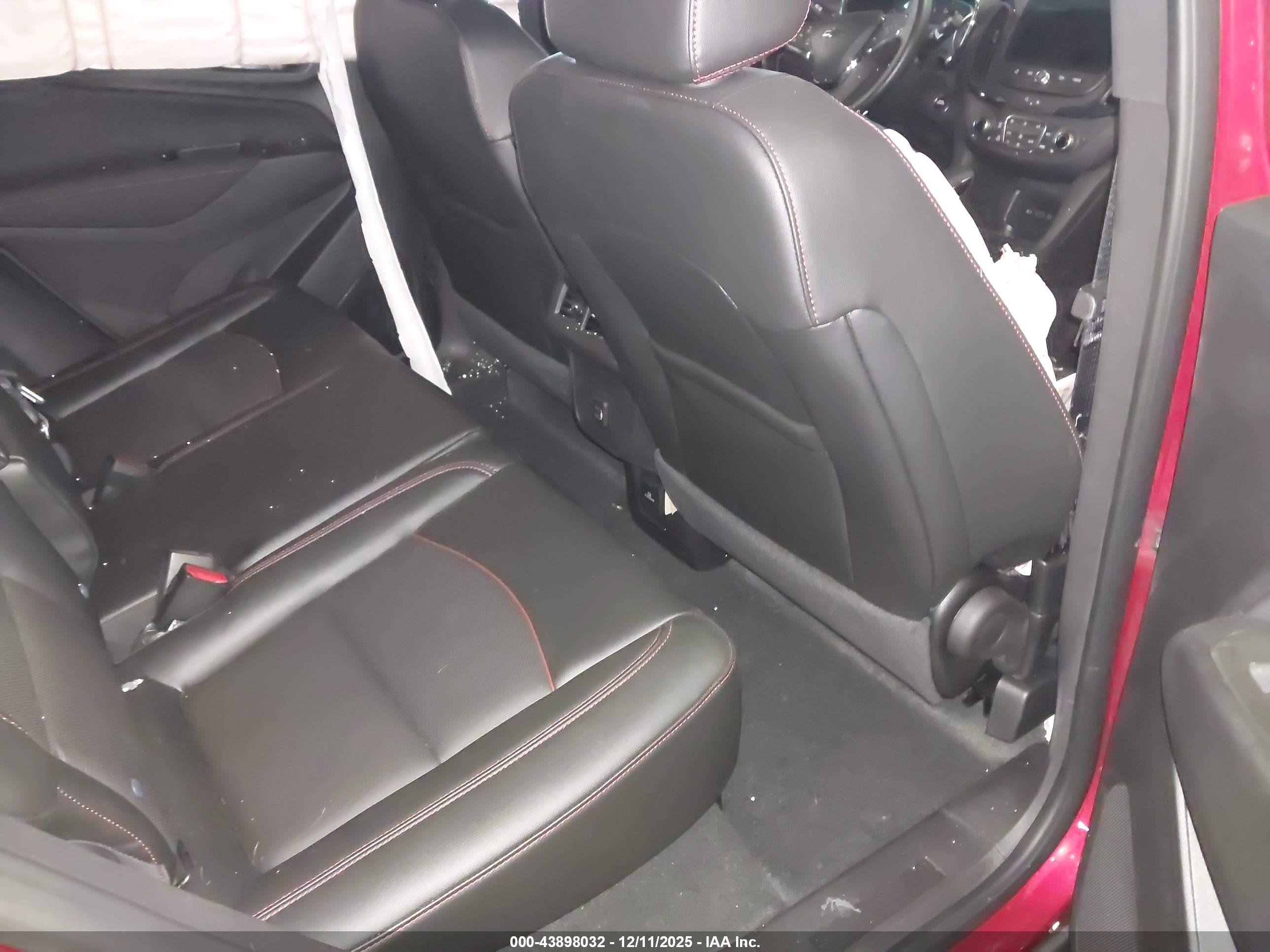 CHEVROLET EQUINOX image 8