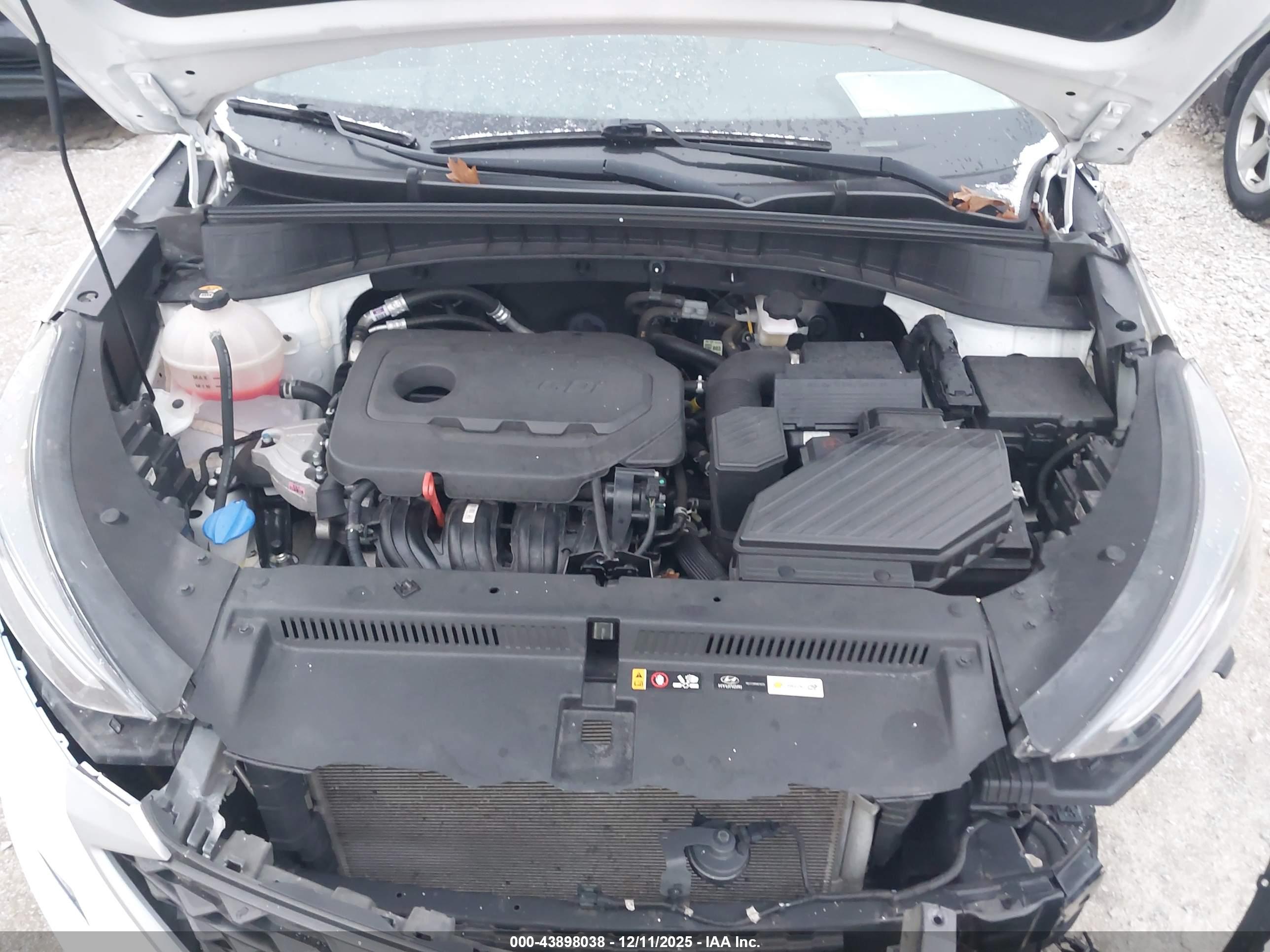 HYUNDAI TUCSON image 10