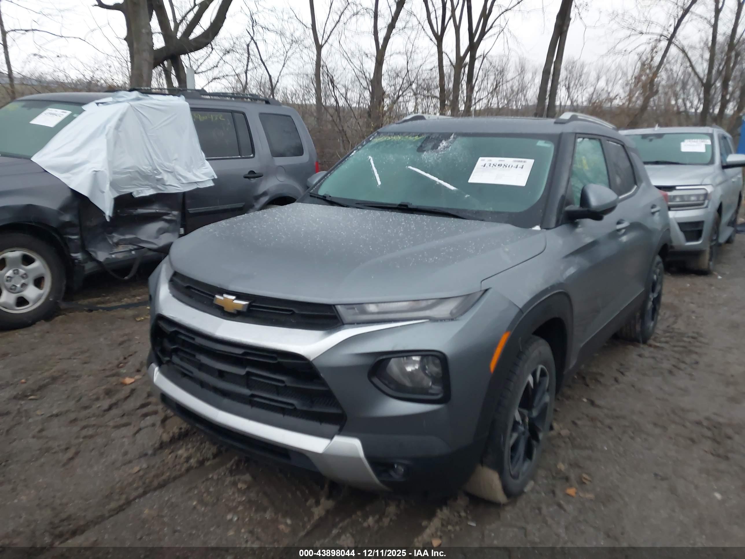 CHEVROLET TRAILBLAZER image 2