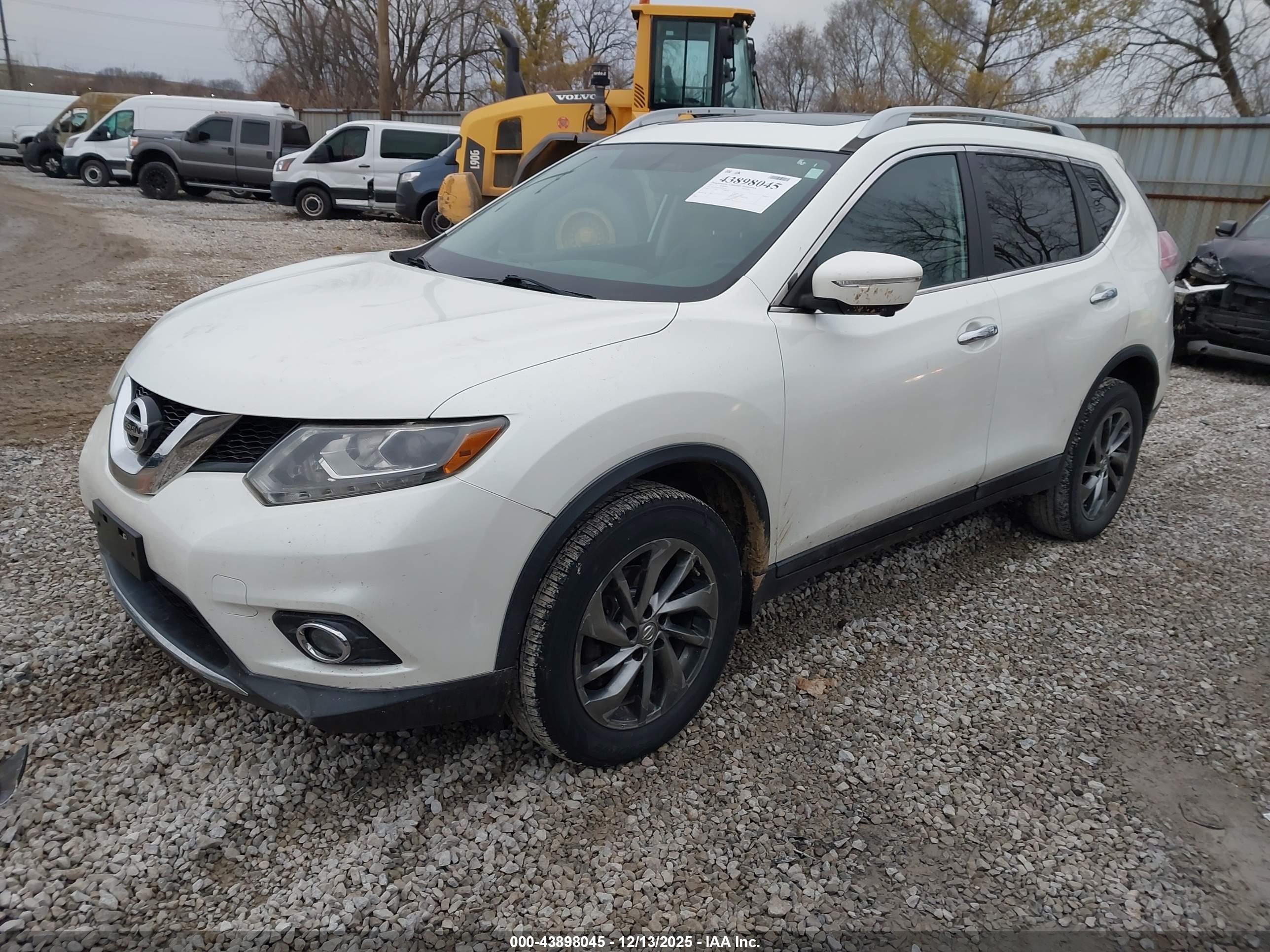 NISSAN ROGUE image 2