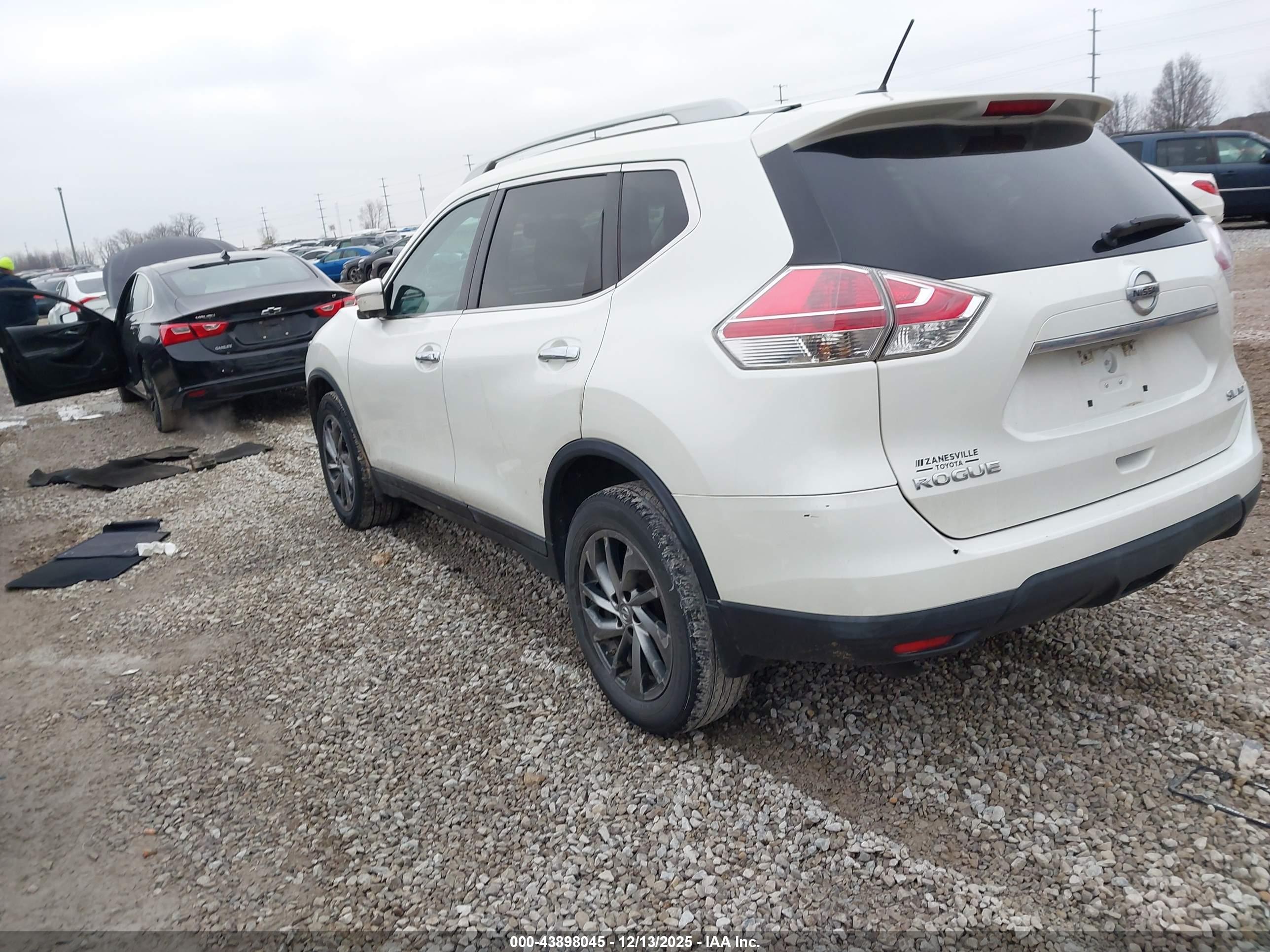 NISSAN ROGUE image 3