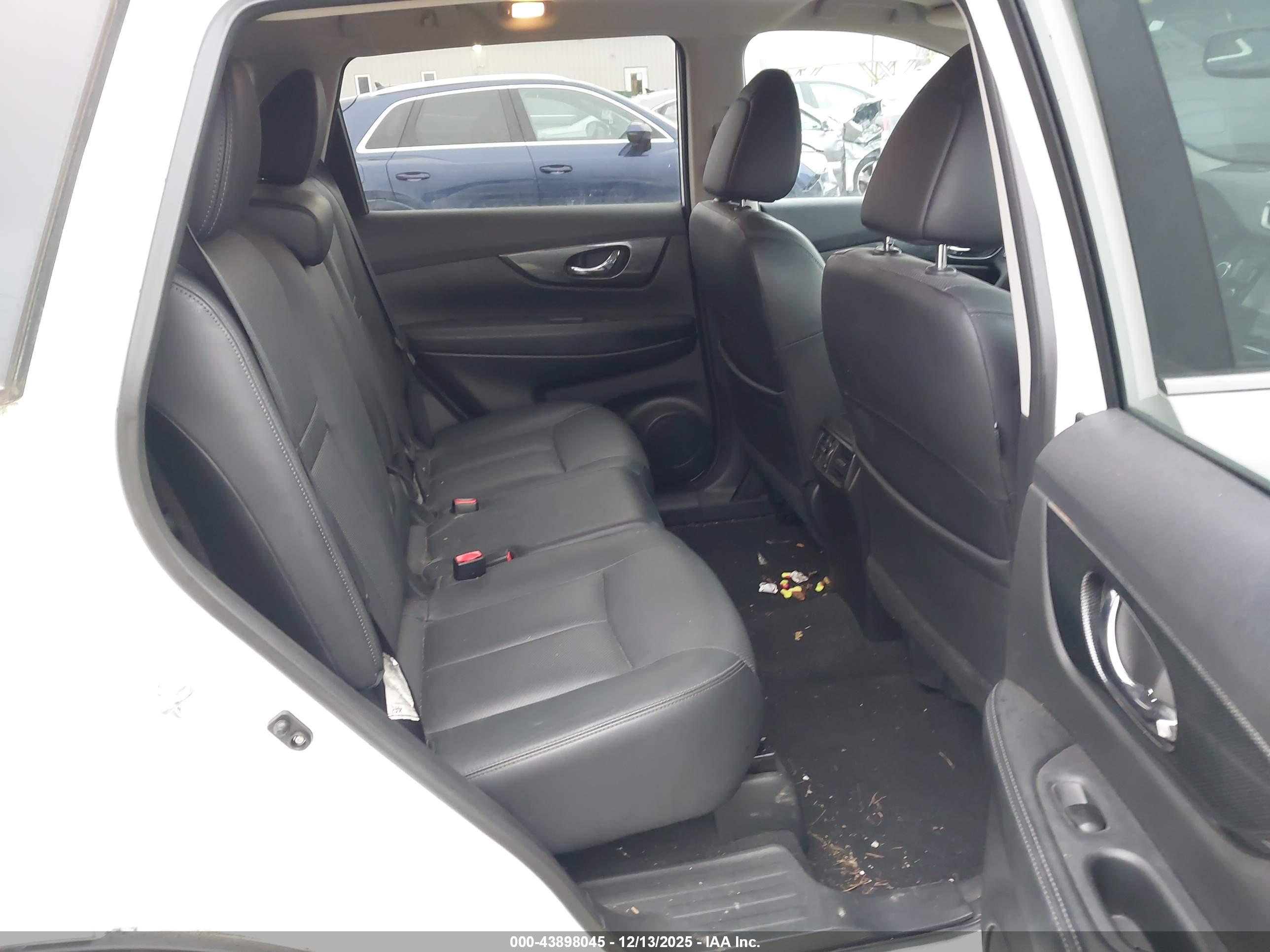 NISSAN ROGUE image 8