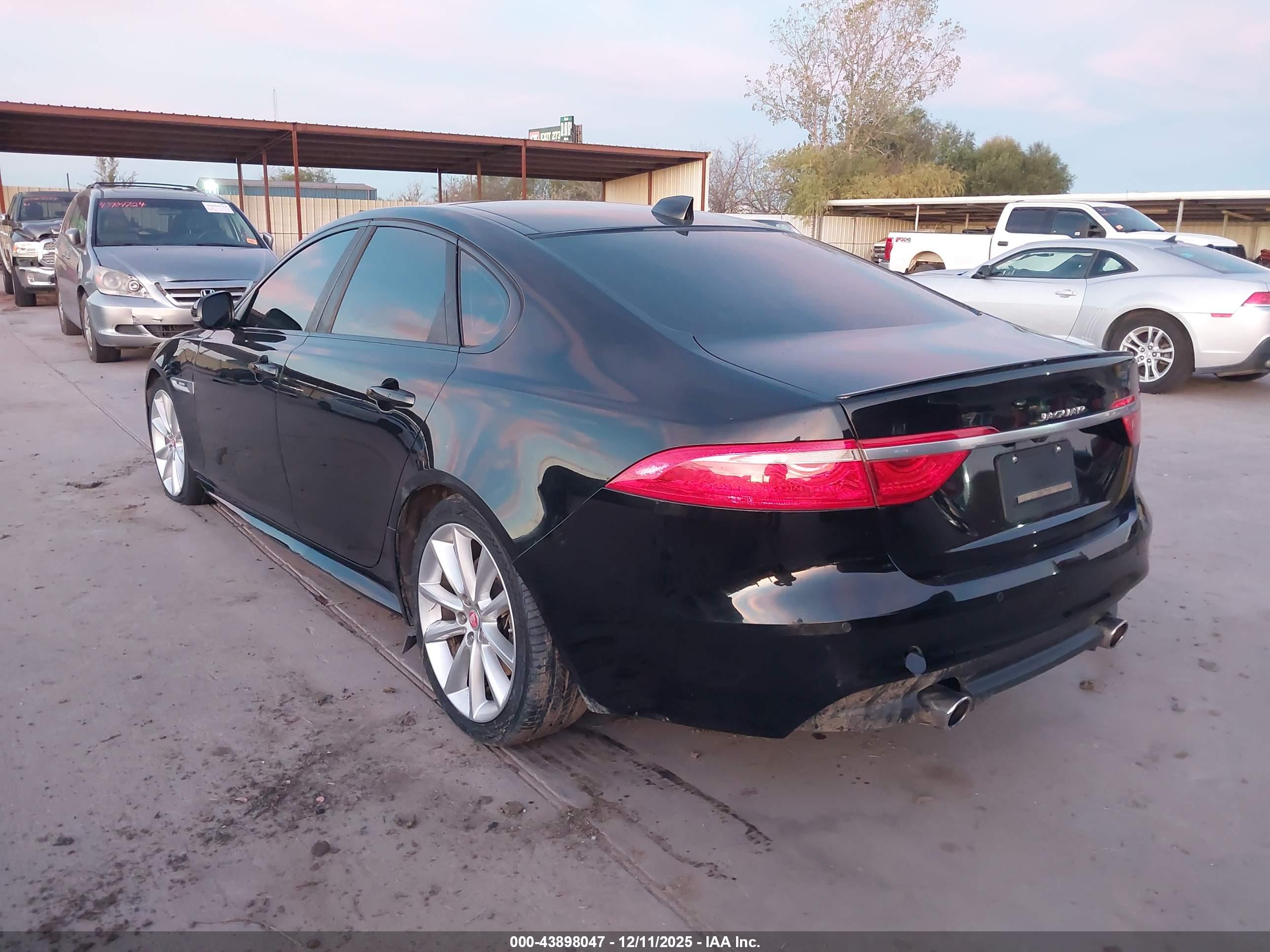 JAGUAR XF image 3