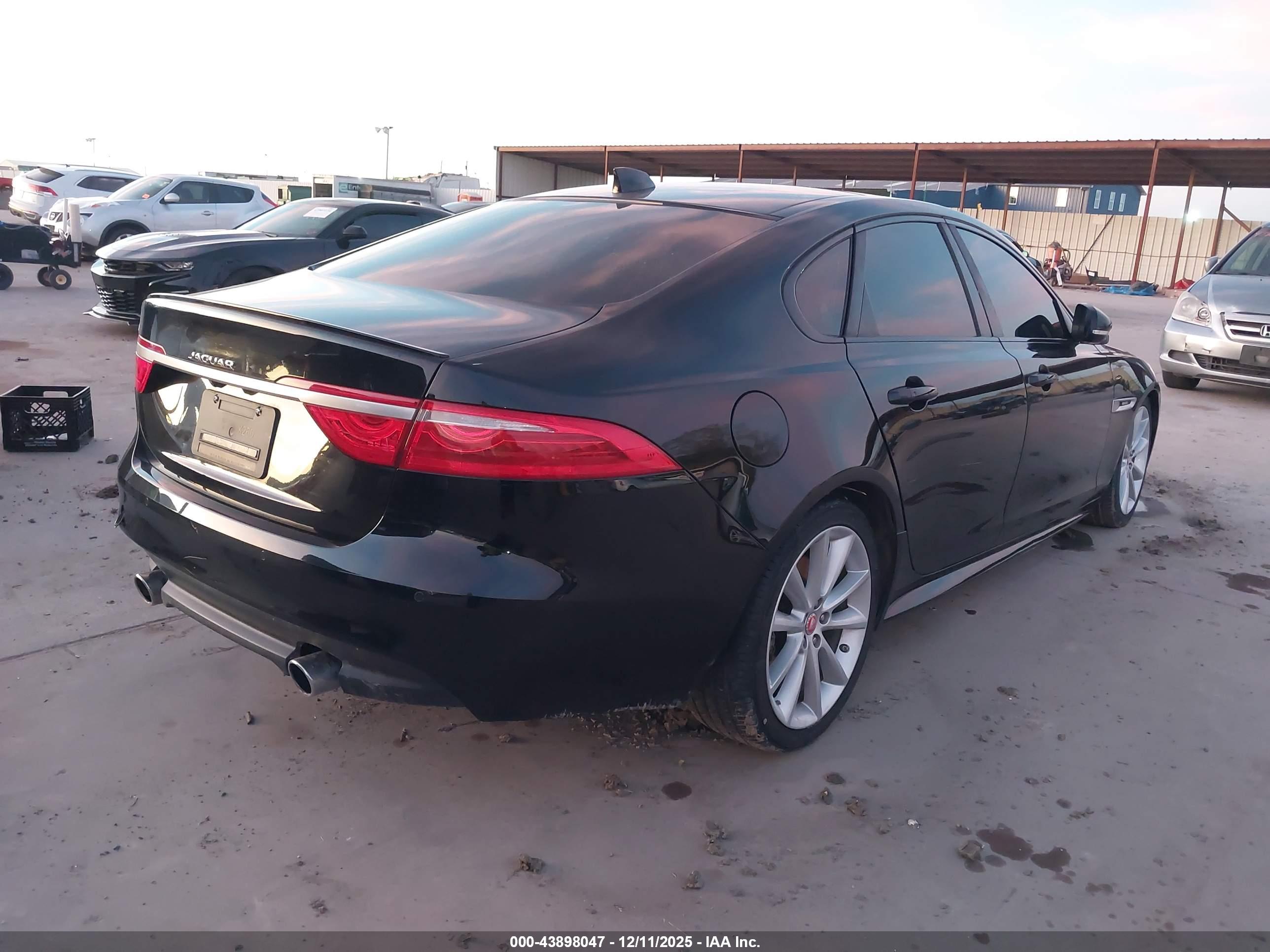 JAGUAR XF image 4