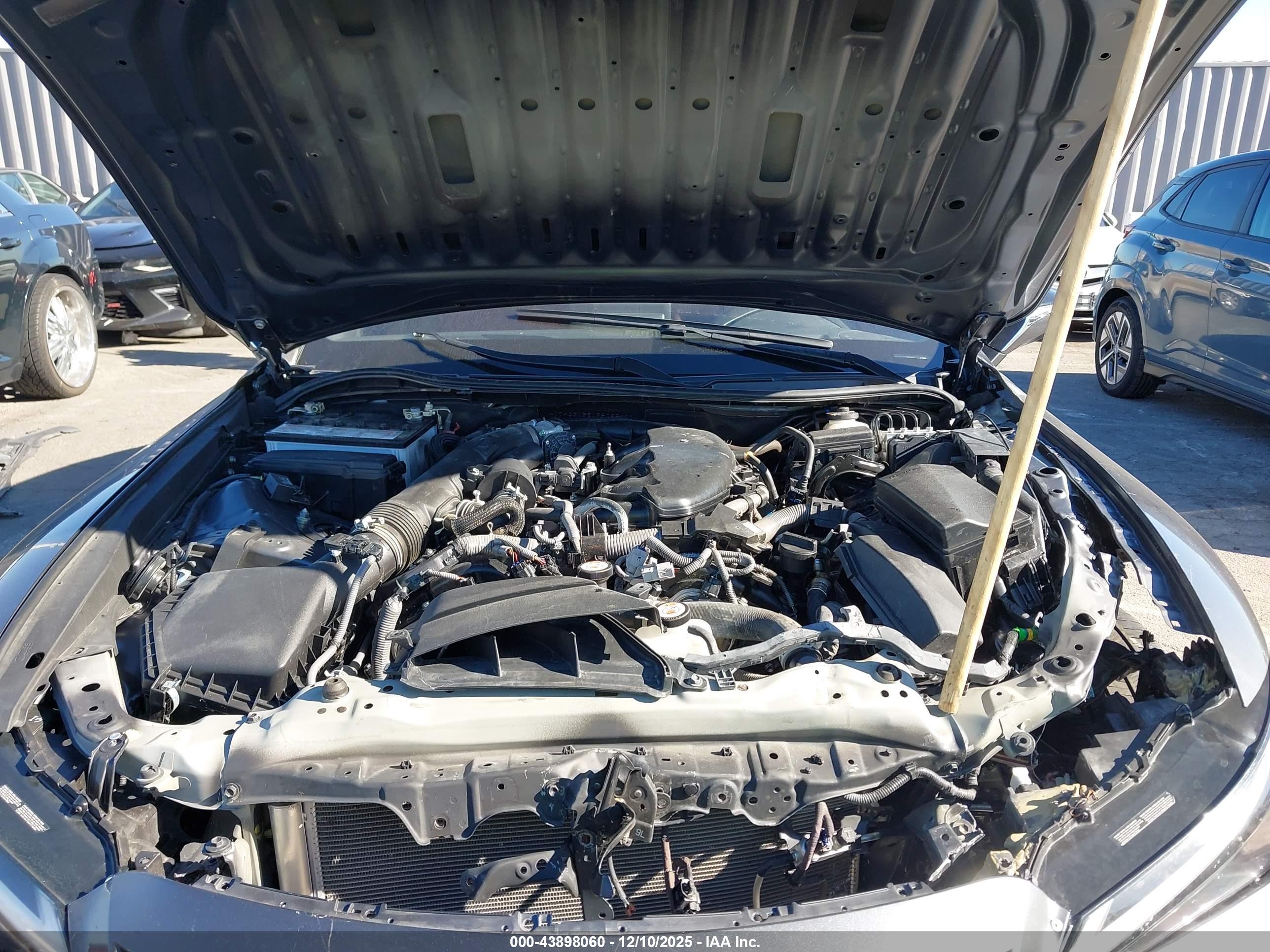 LEXUS IS image 10
