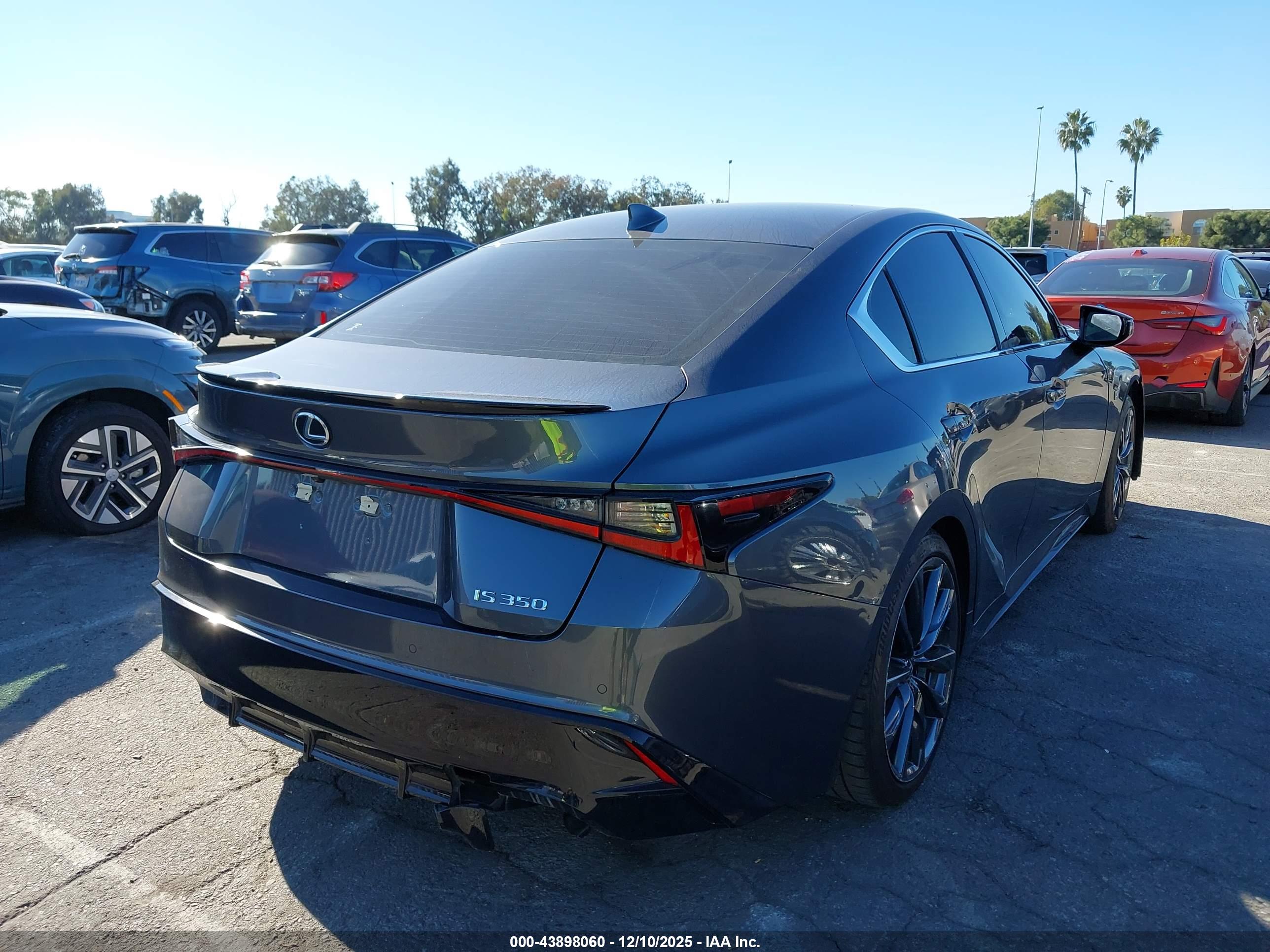 LEXUS IS image 4