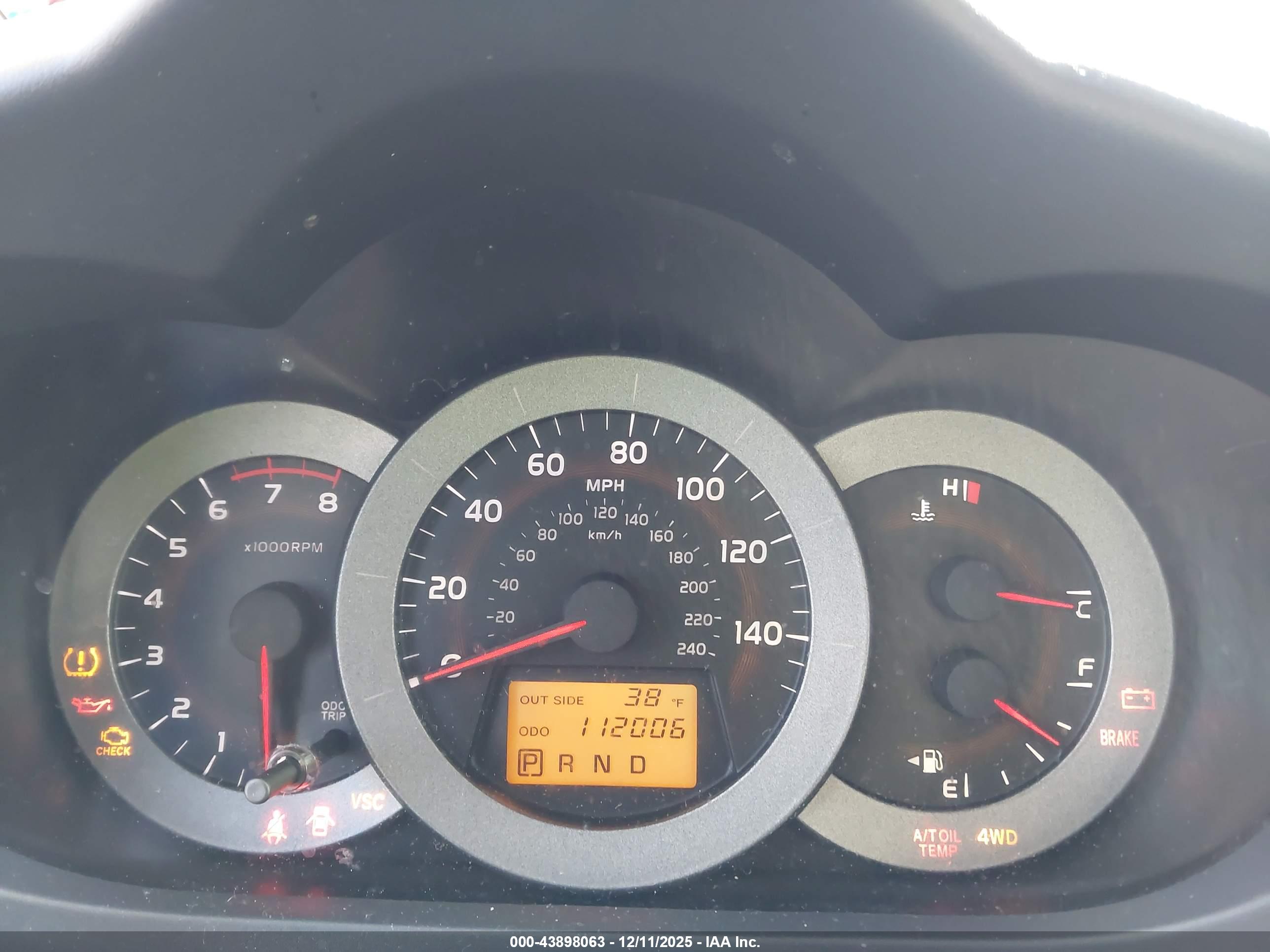 TOYOTA RAV4 image 7
