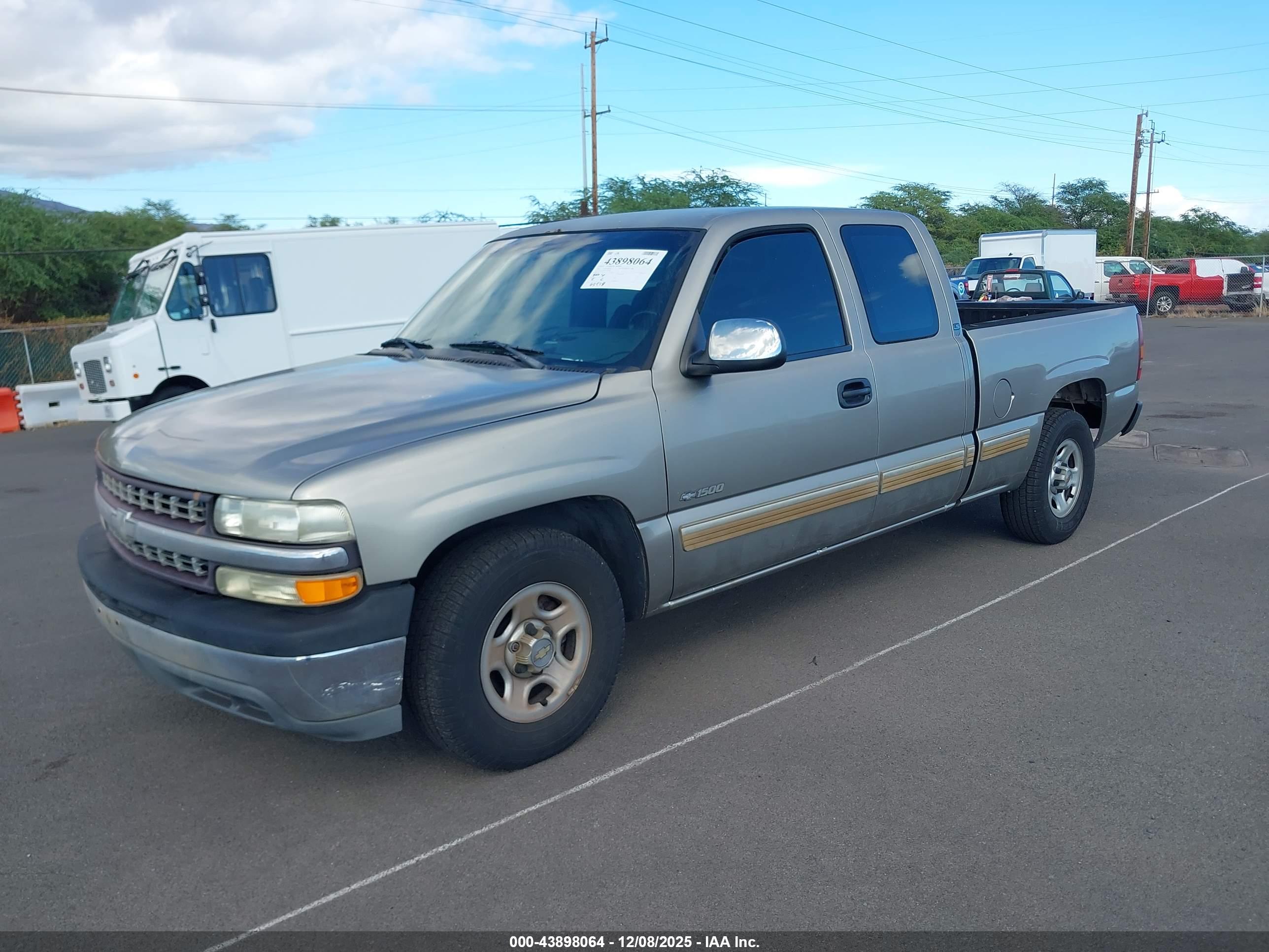 CHEVROLET SILVERADO image 2