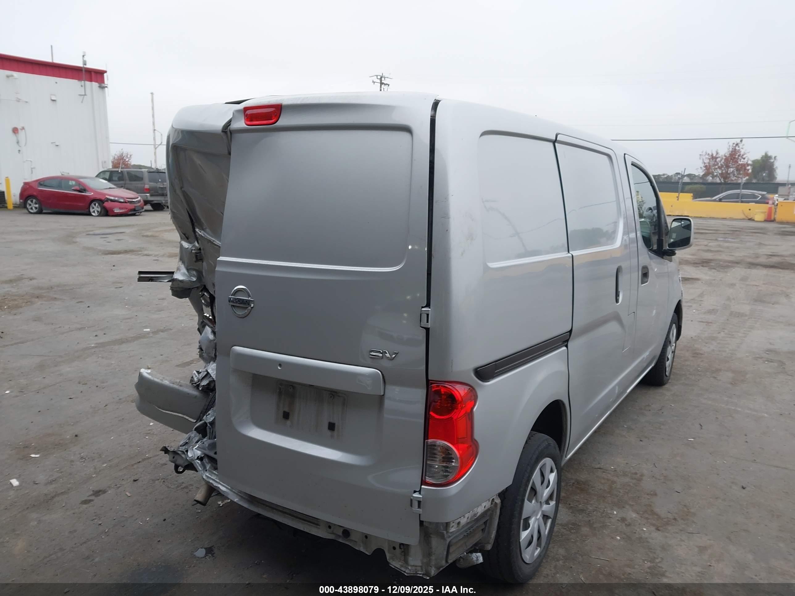 NISSAN NV200 image 4