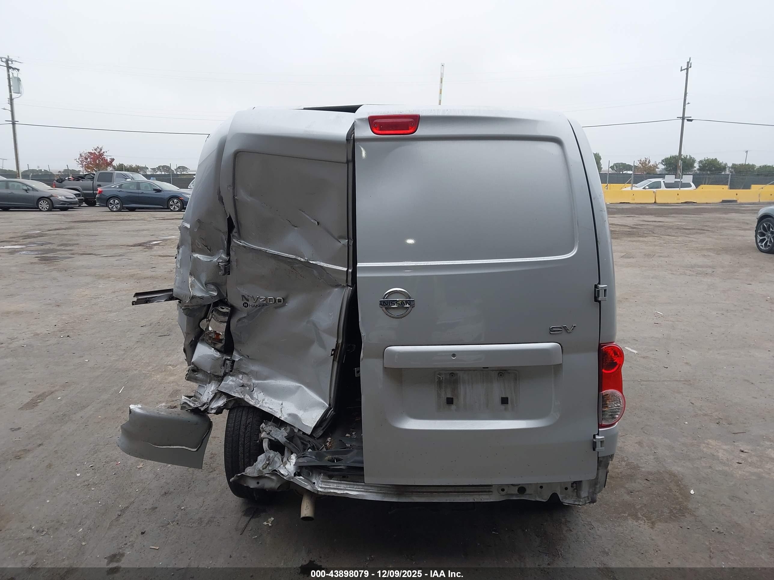 NISSAN NV200 image 6