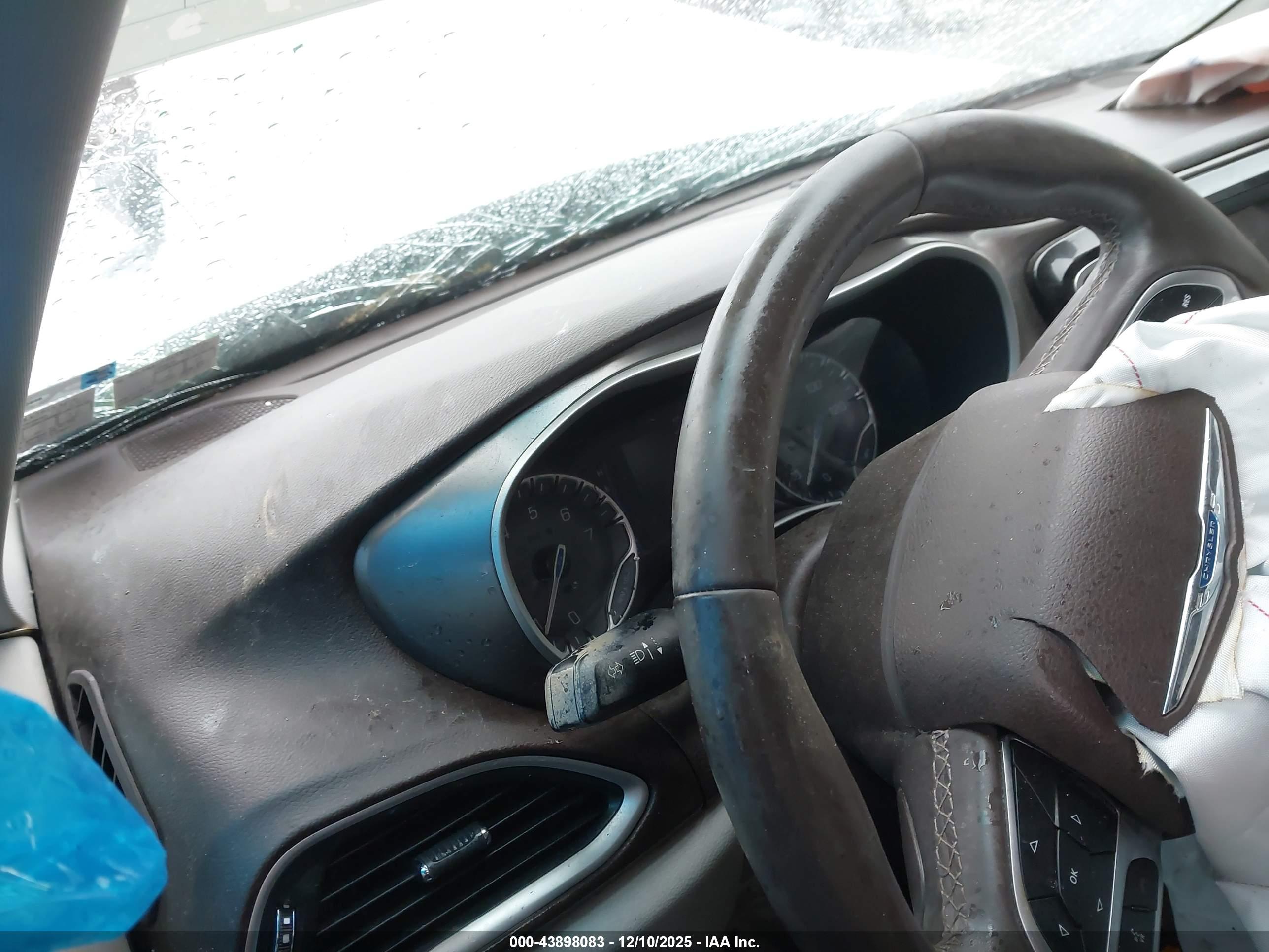 CHRYSLER PACIFICA image 7