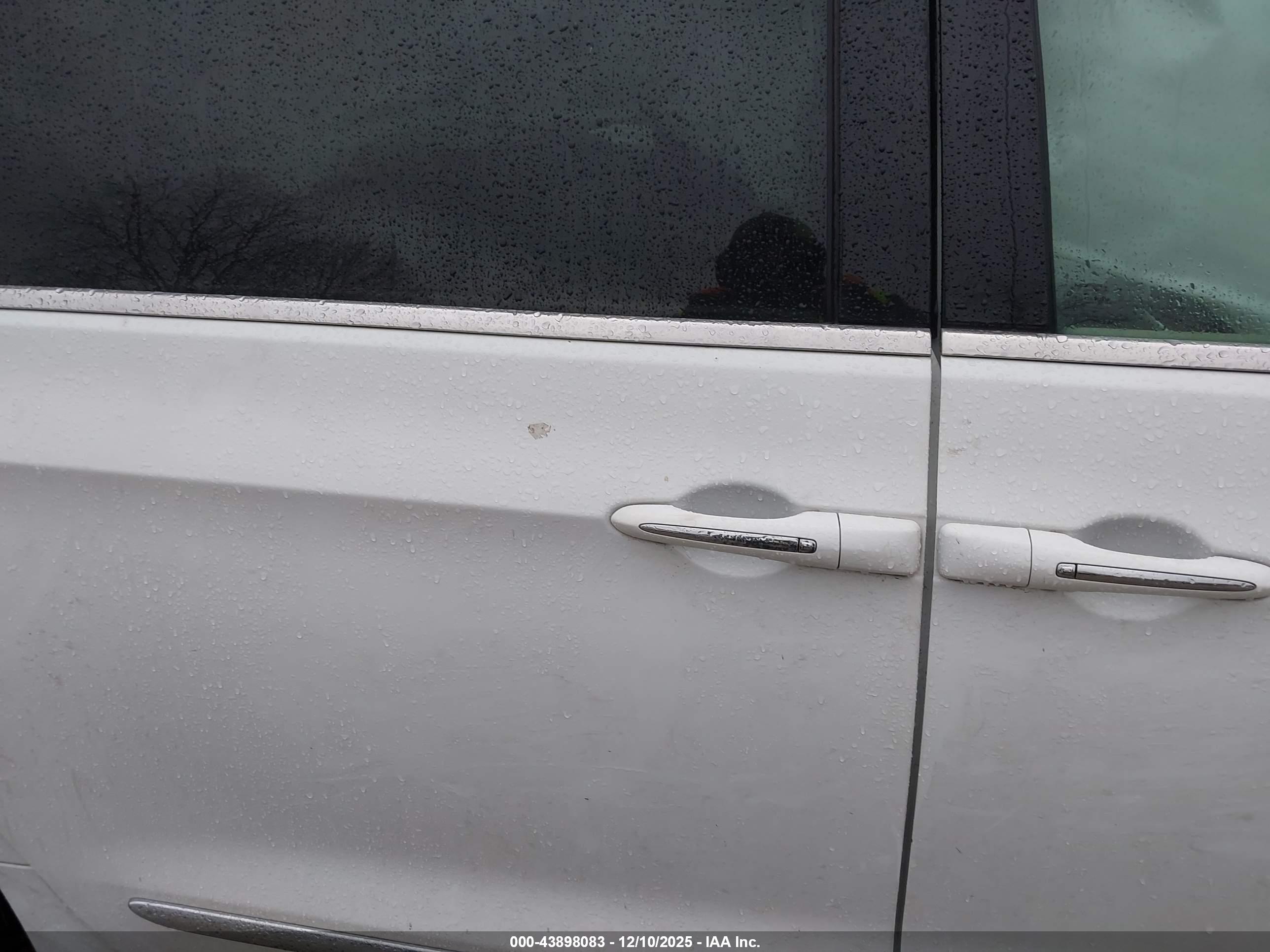 CHRYSLER PACIFICA image 8