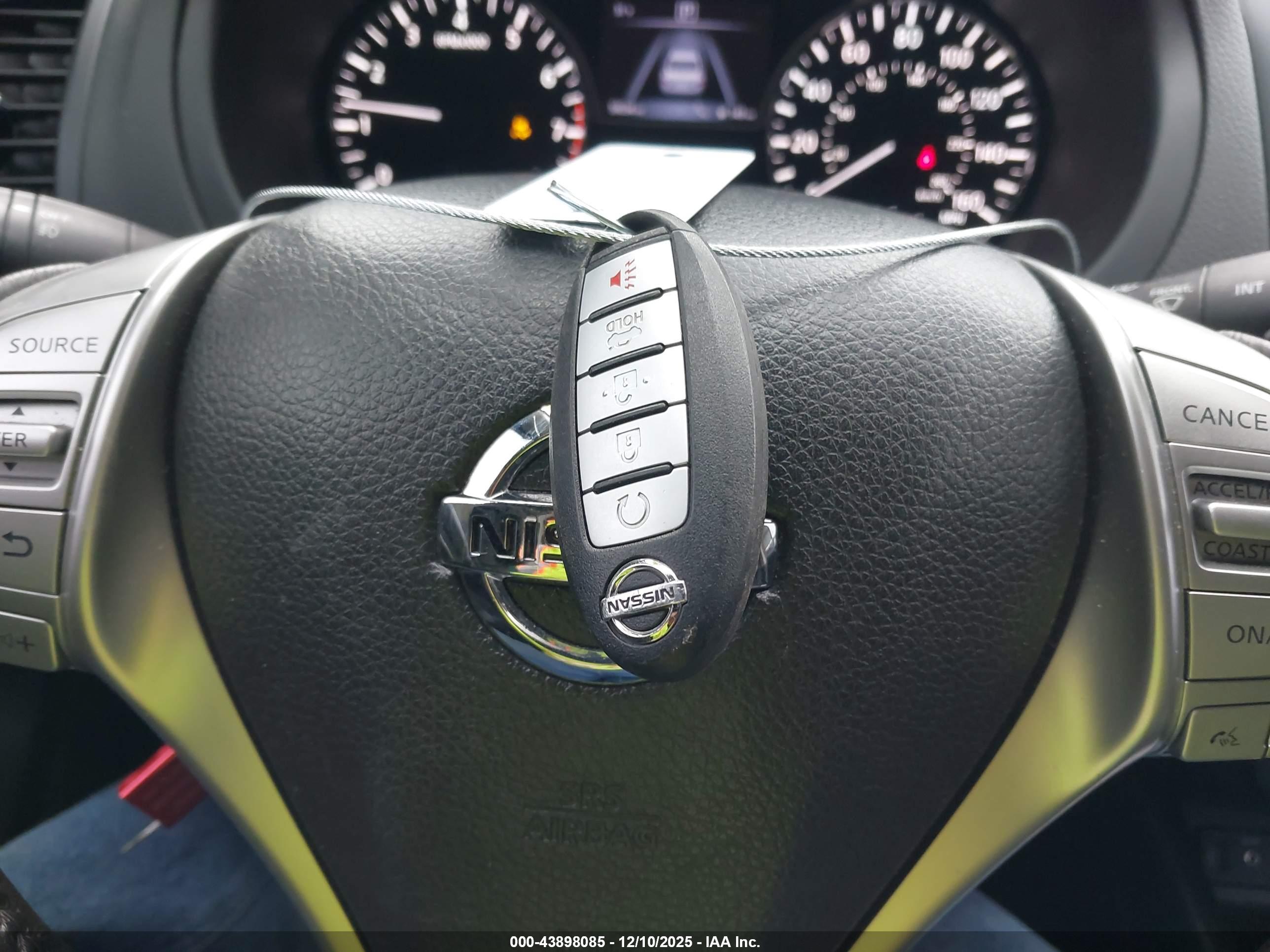 NISSAN ALTIMA image 11