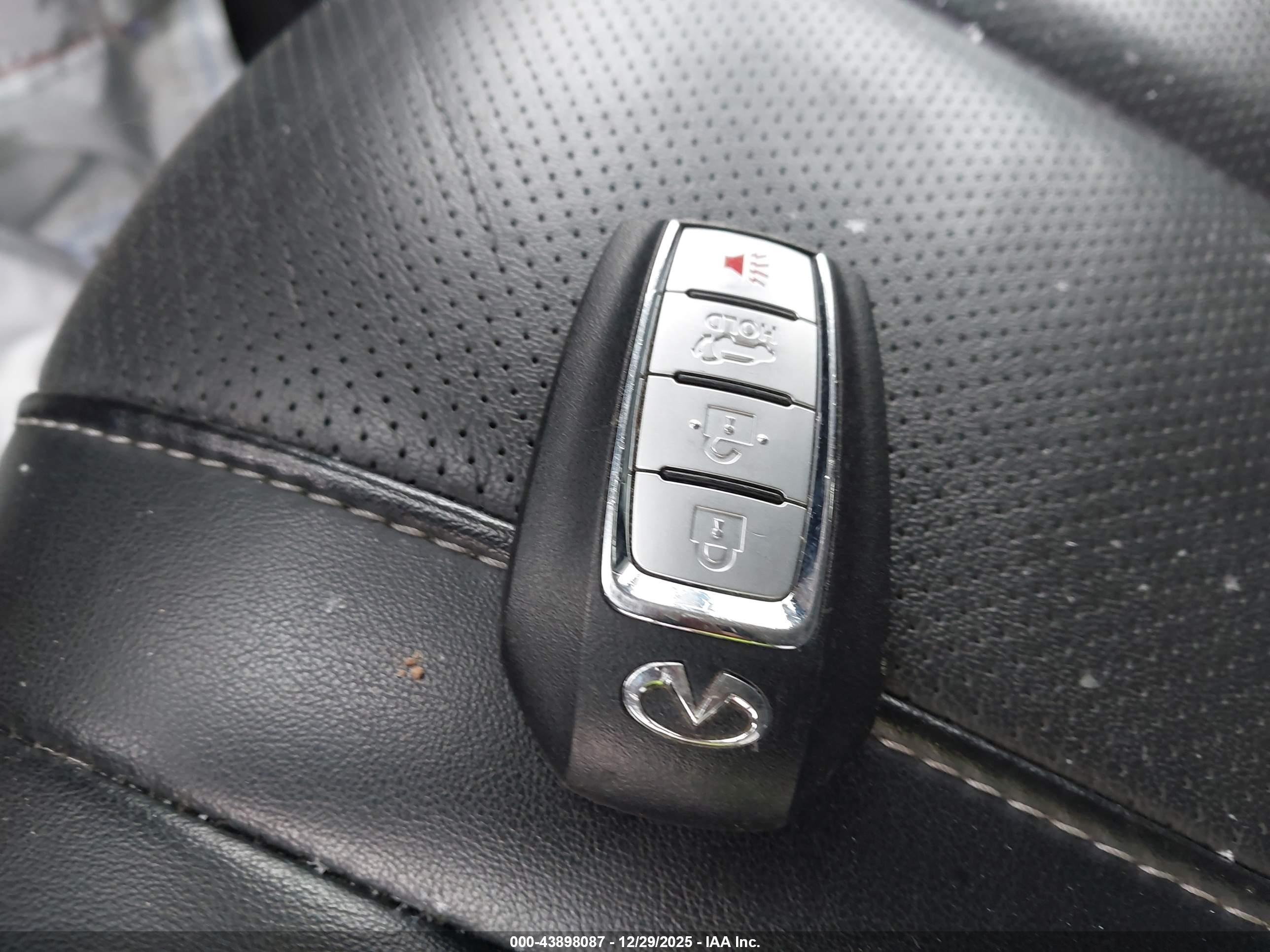 INFINITI QX60 image 11