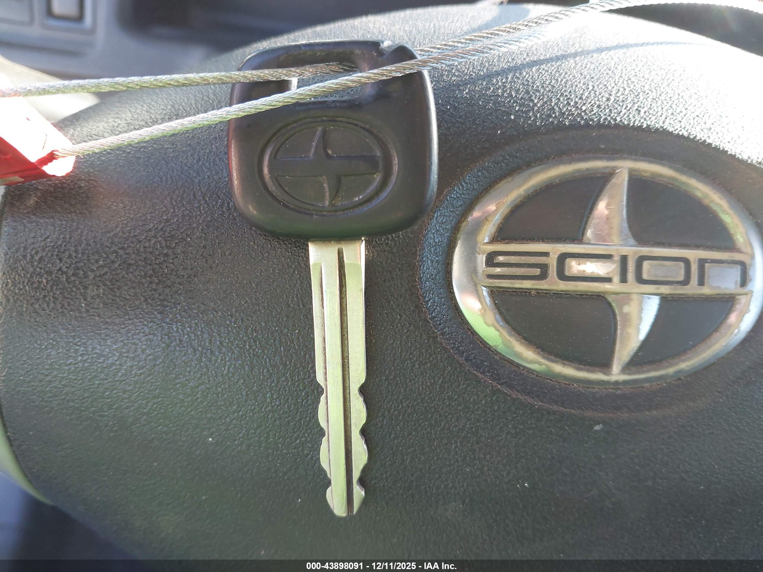 SCION XB image 11