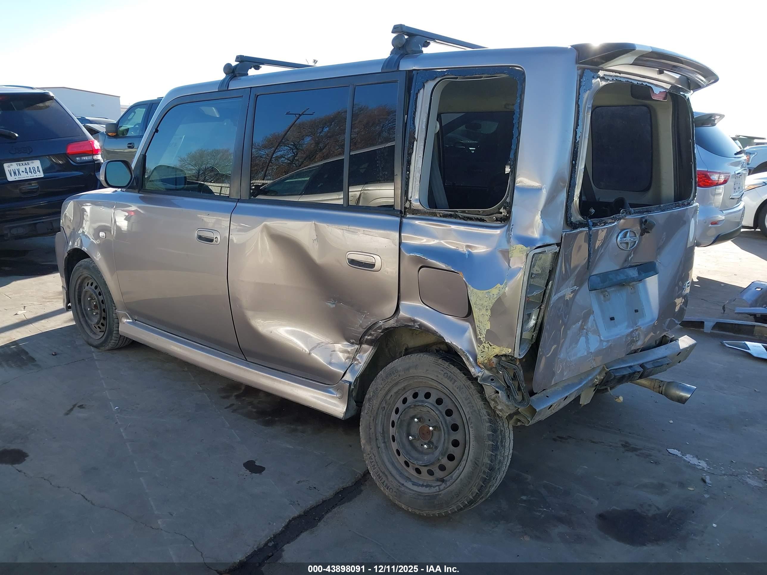 SCION XB image 3