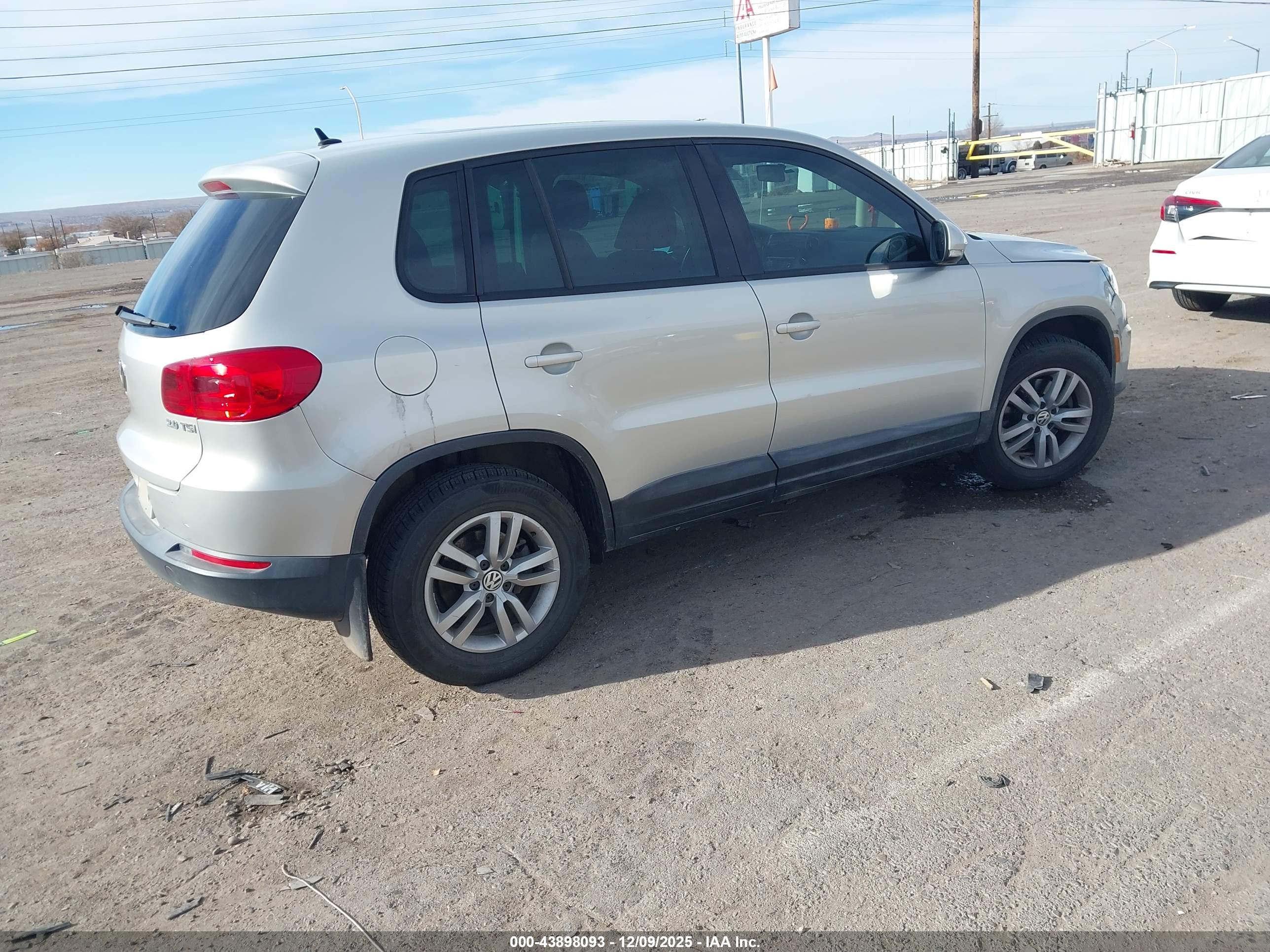 VOLKSWAGEN TIGUAN image 4