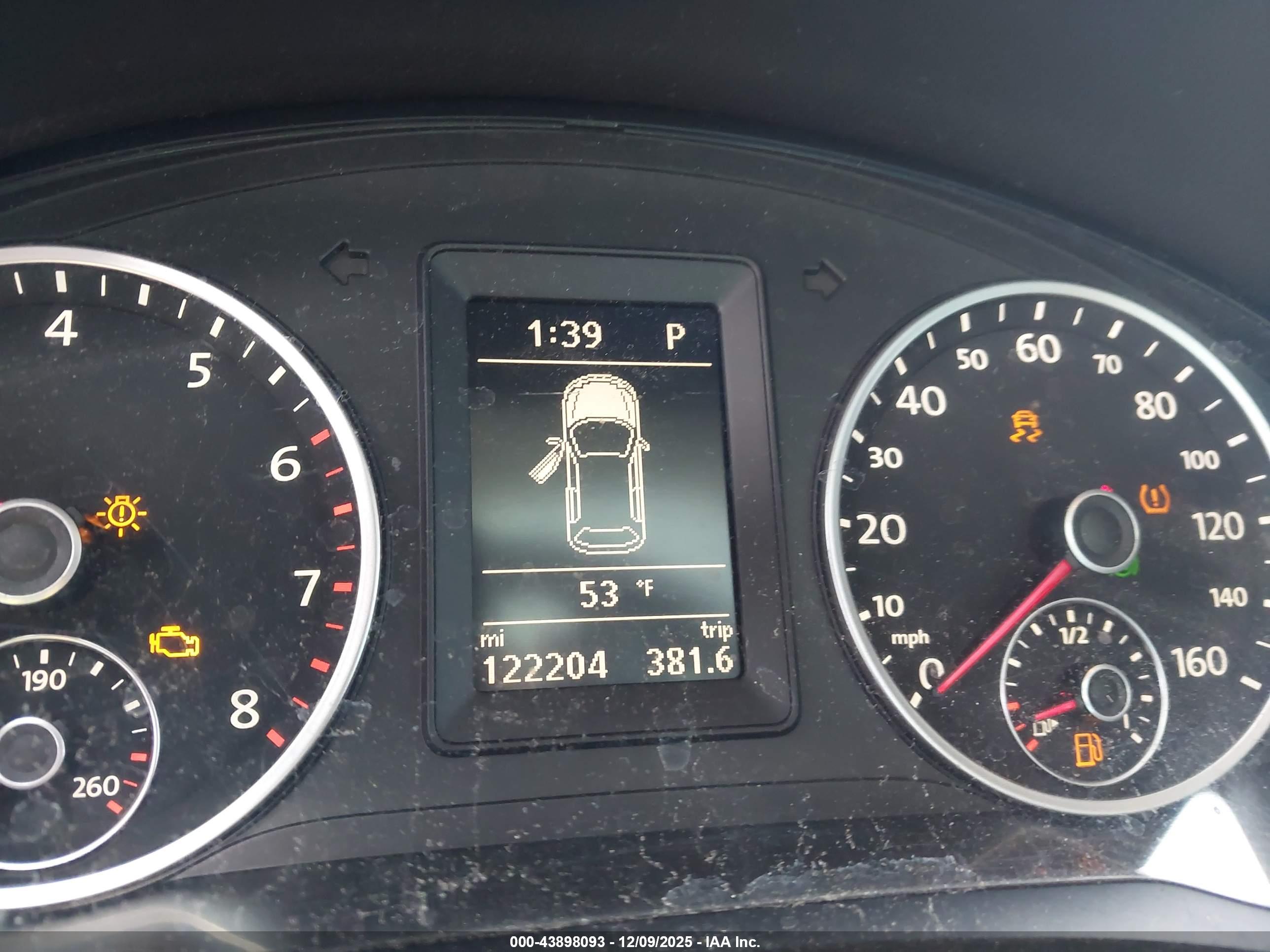 VOLKSWAGEN TIGUAN image 7