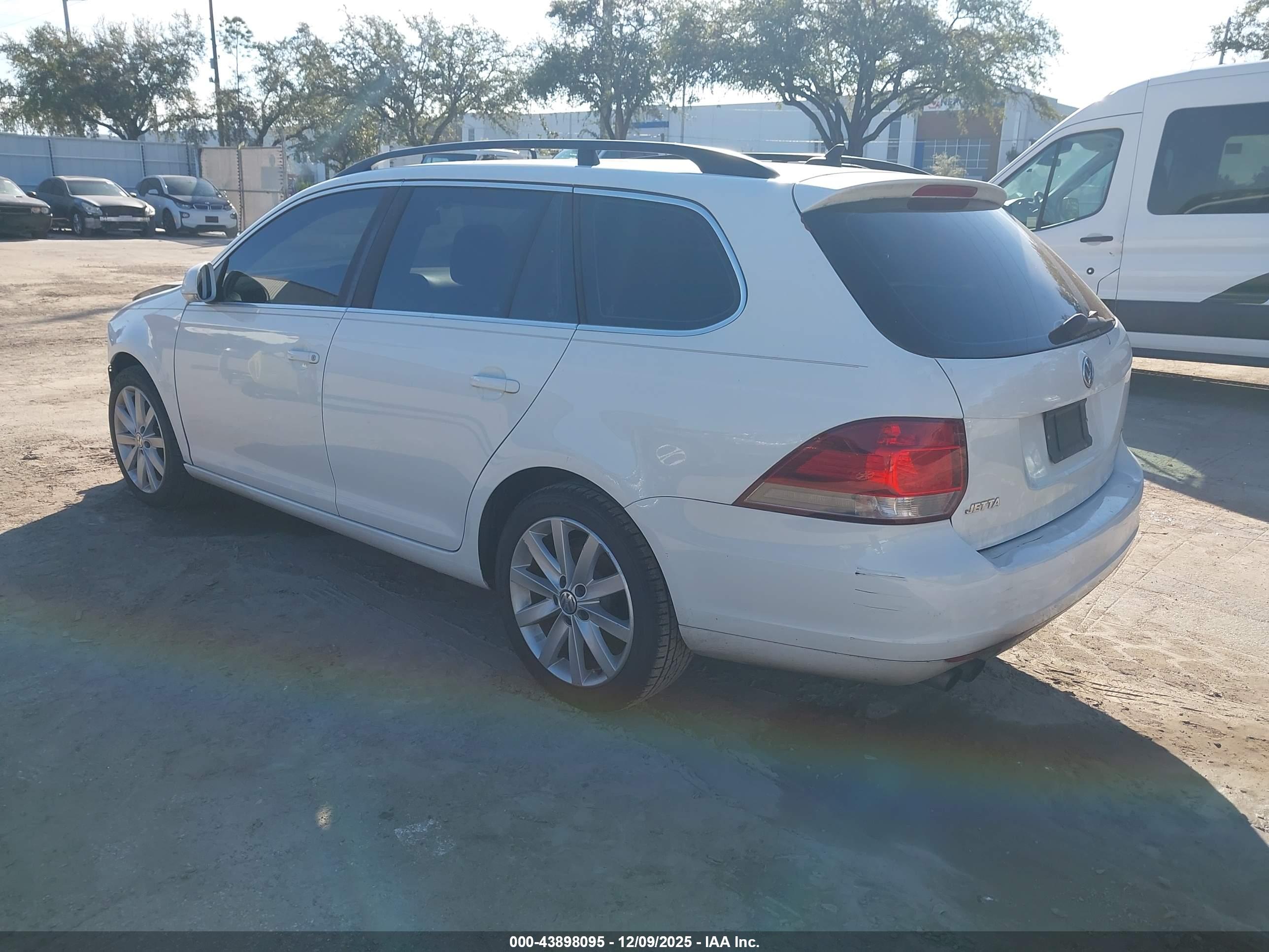 VOLKSWAGEN JETTA image 3