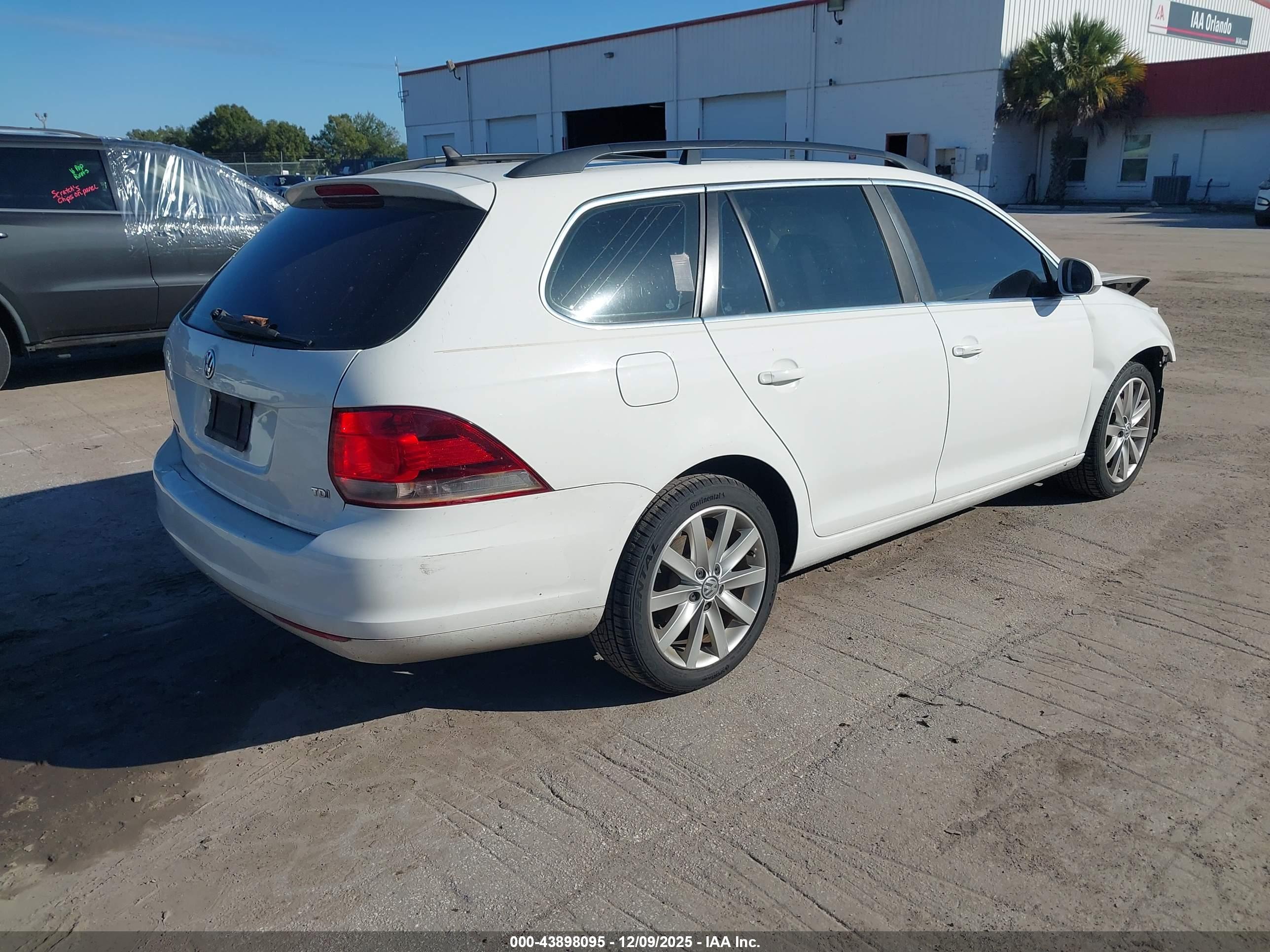 VOLKSWAGEN JETTA image 4