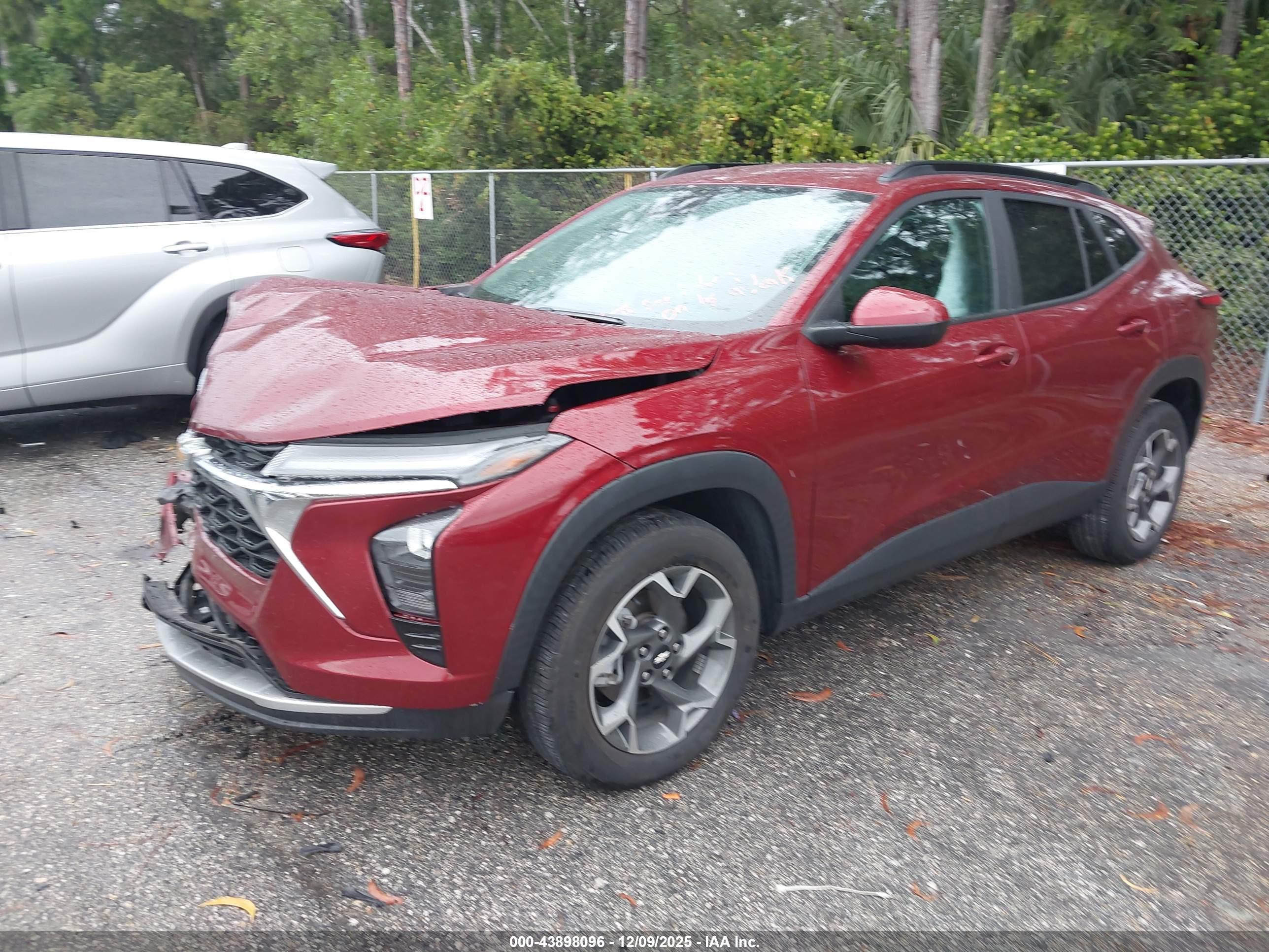 CHEVROLET TRAX image 2