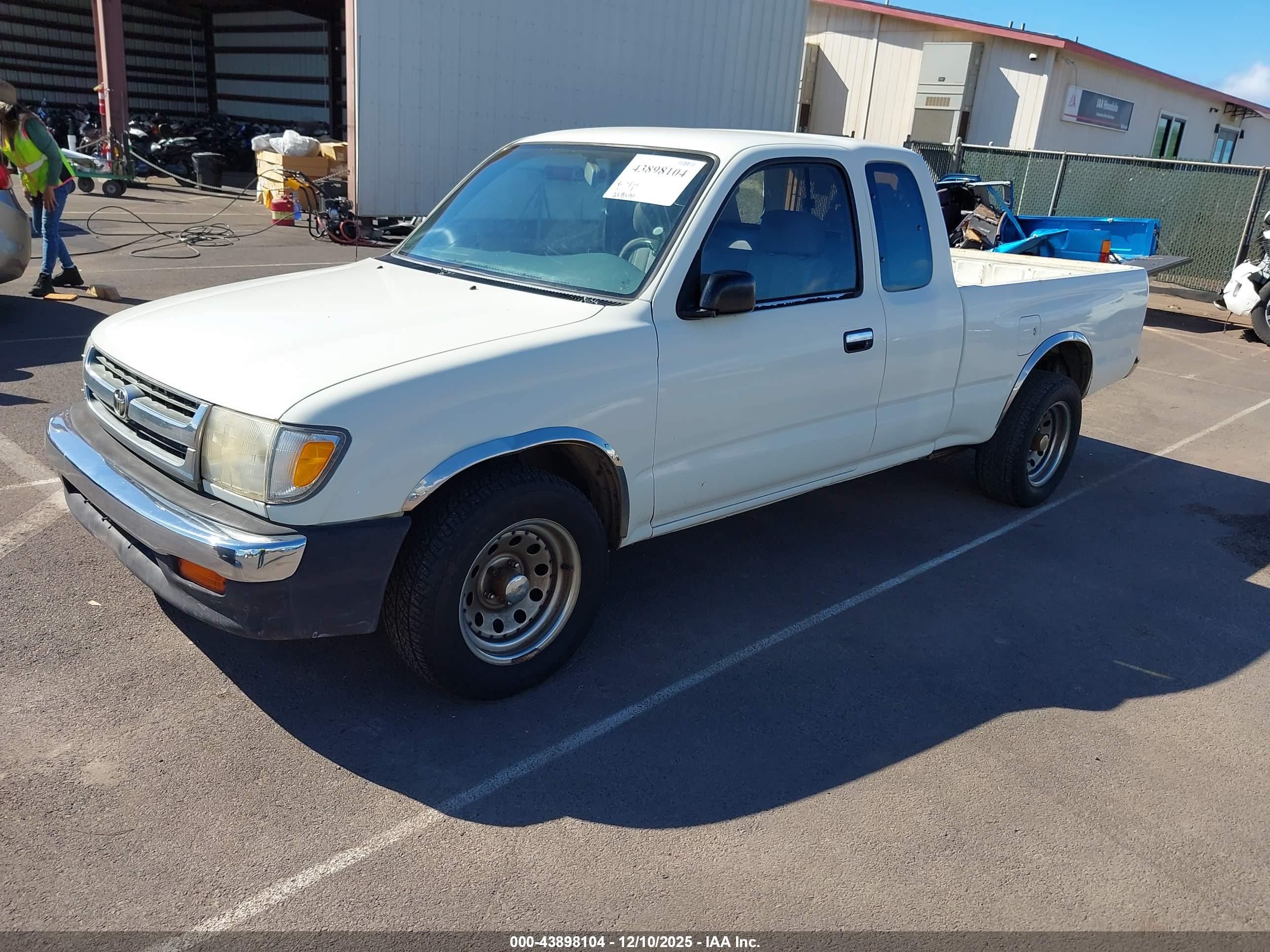 TOYOTA TACOMA image 2
