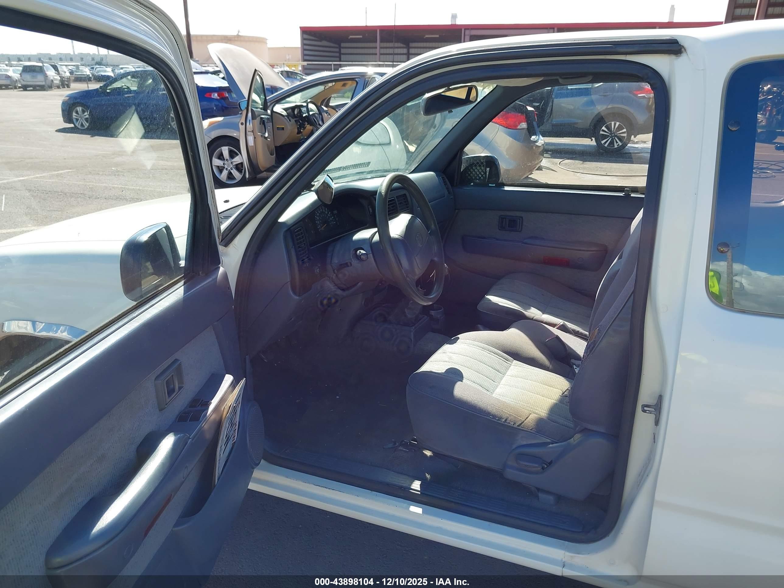 TOYOTA TACOMA image 5
