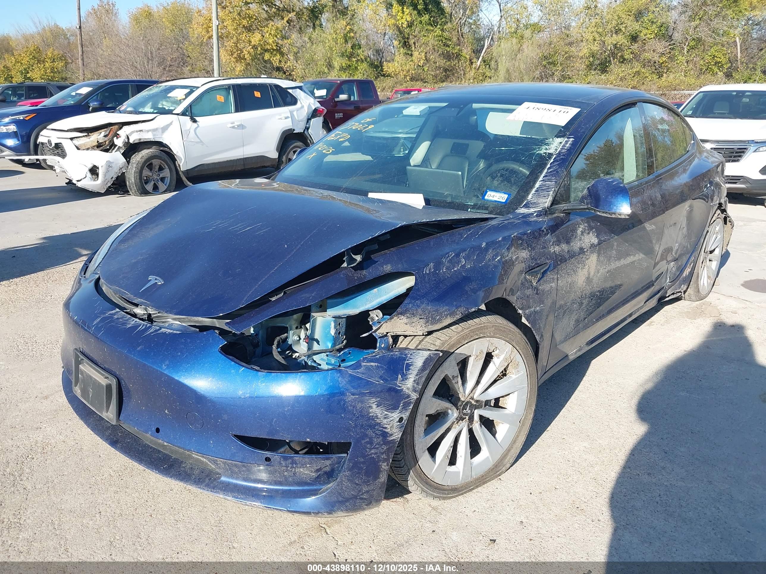 TESLA MODEL image 2