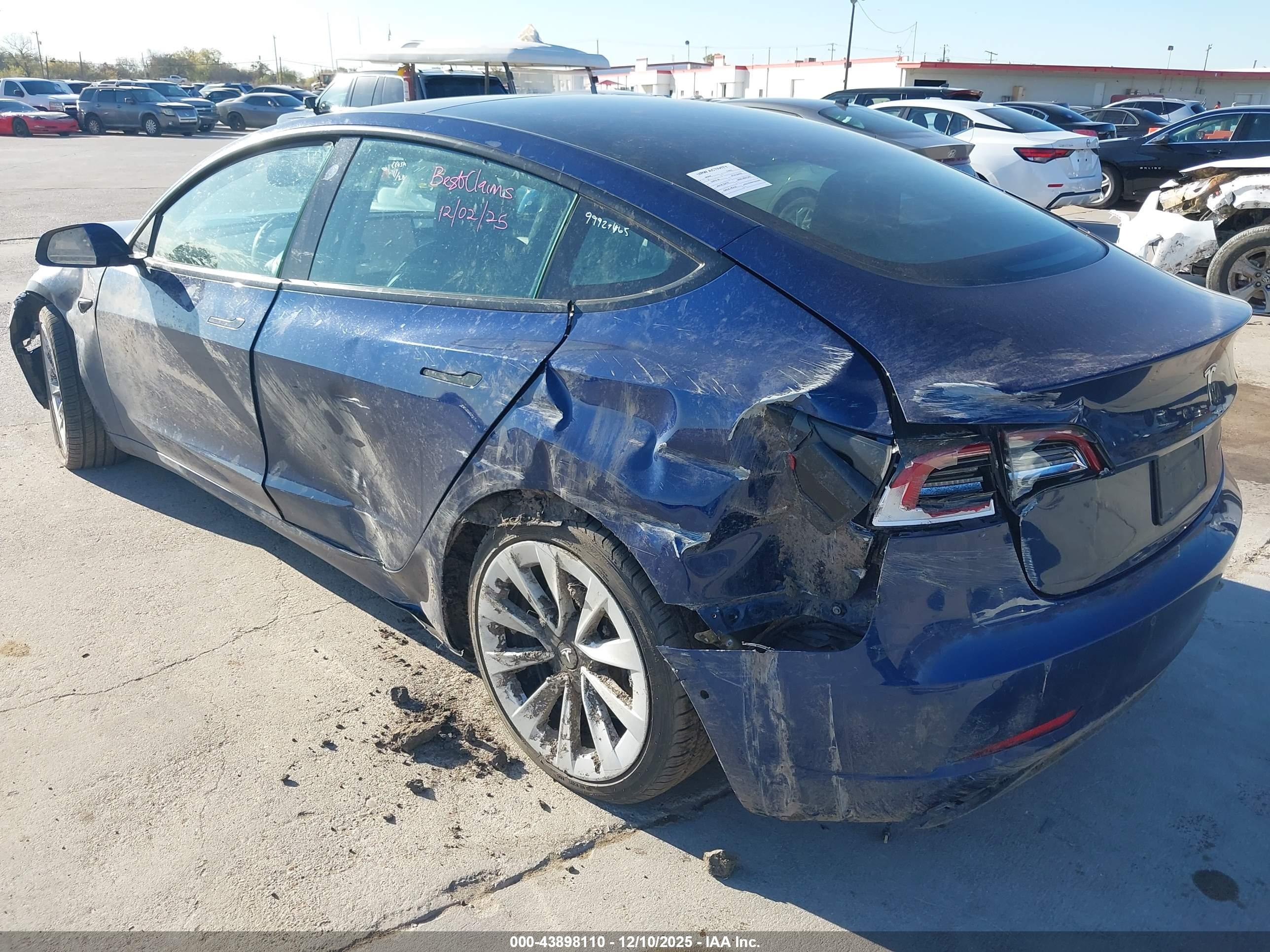 TESLA MODEL image 3
