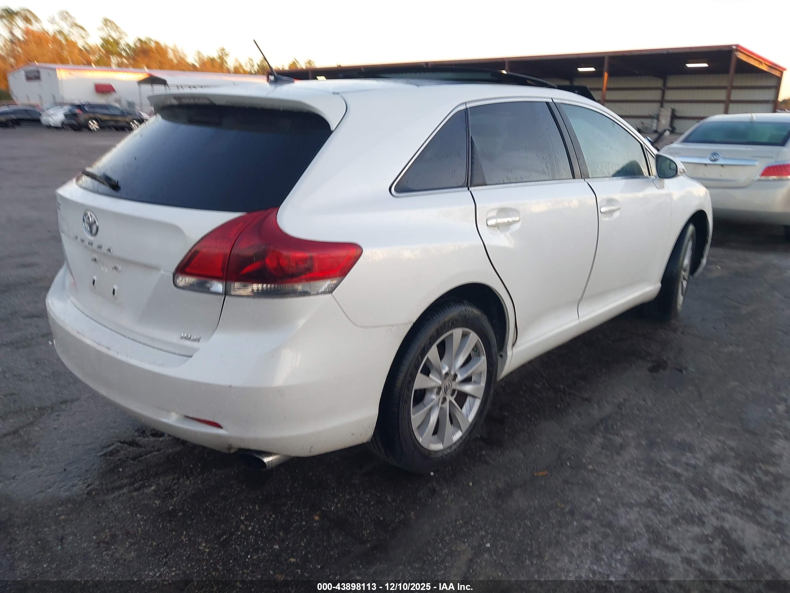 TOYOTA VENZA image 4