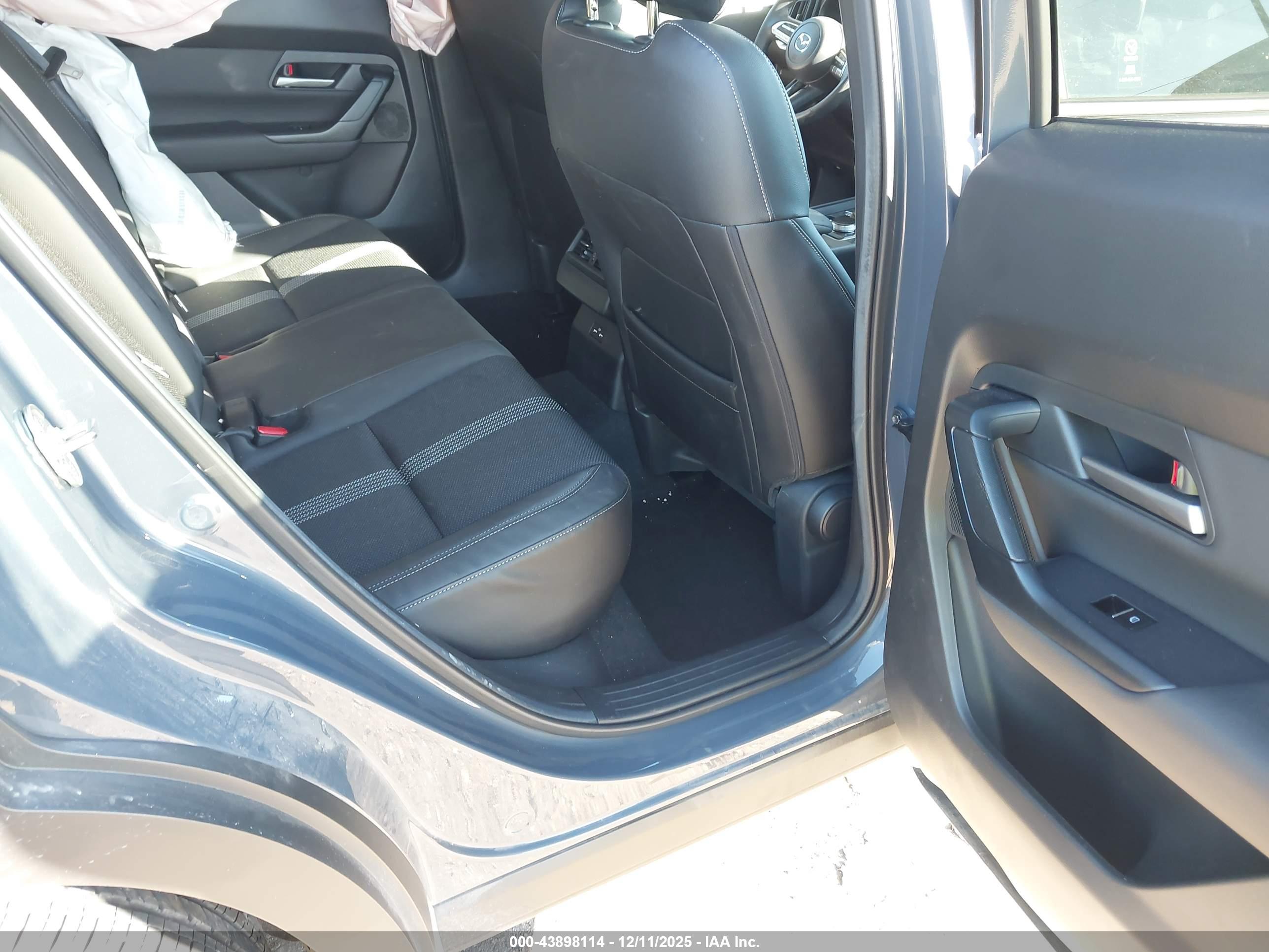 MAZDA CX-50 image 8