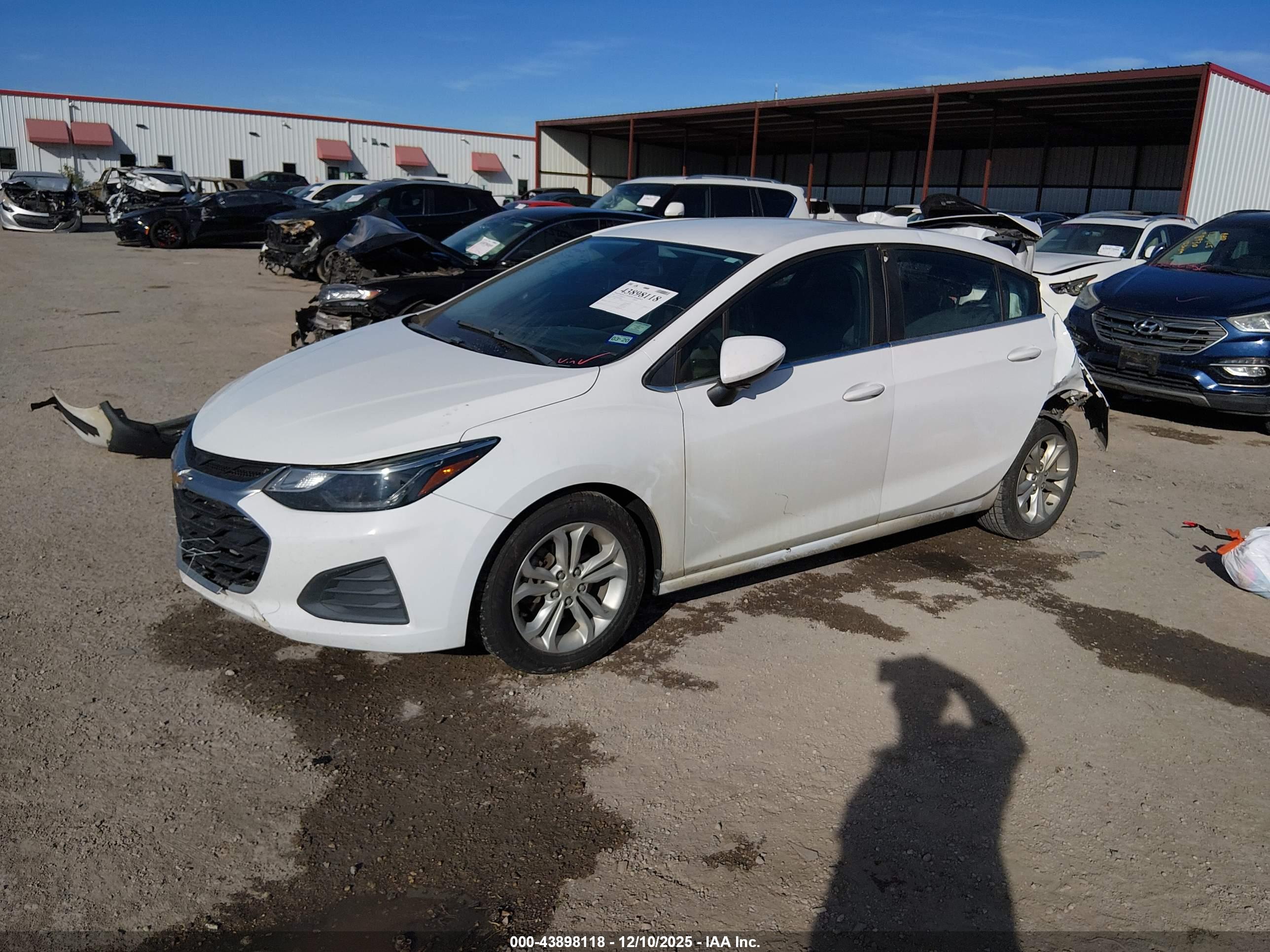 CHEVROLET CRUZE image 2