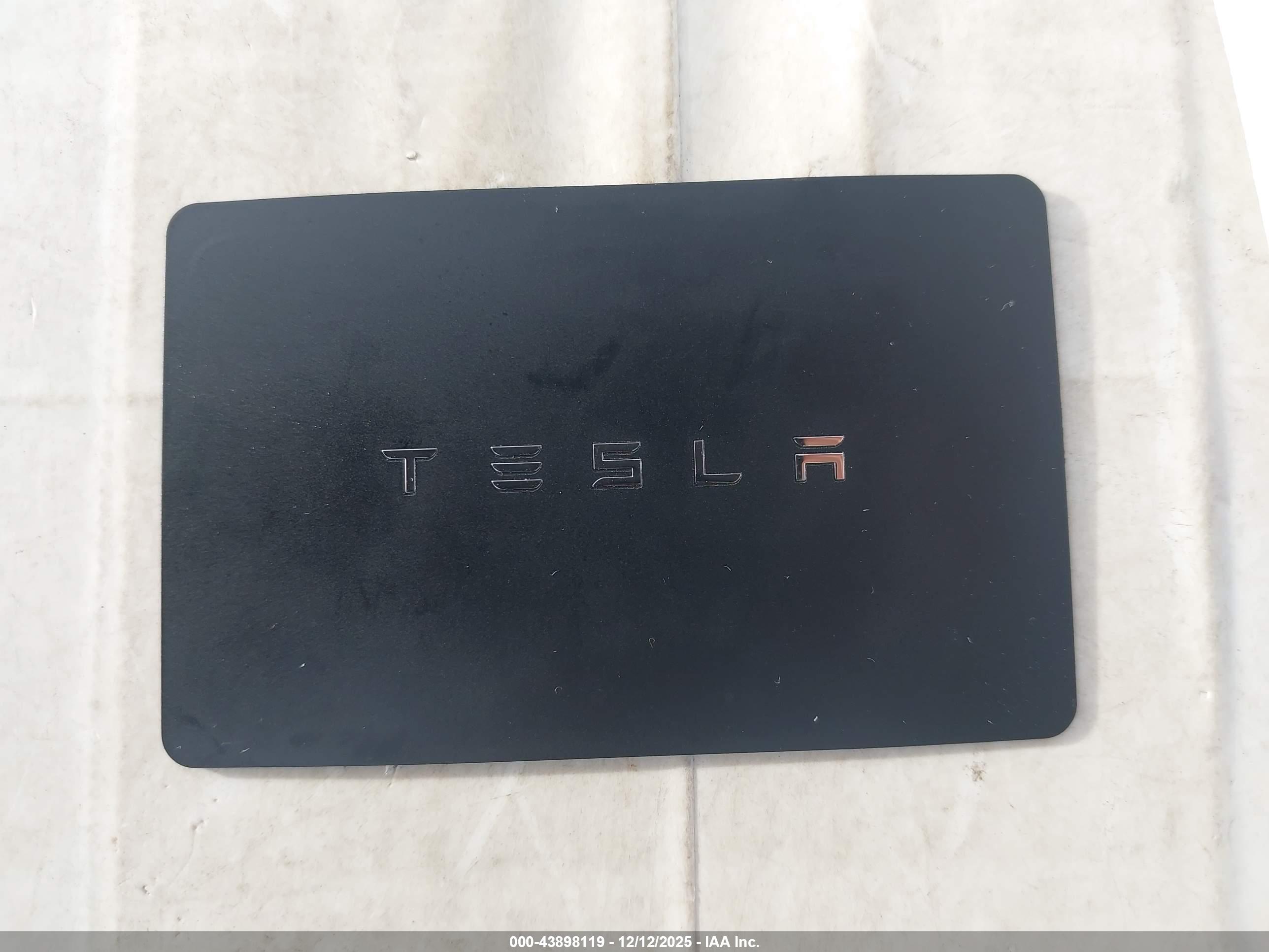 TESLA MODEL image 11