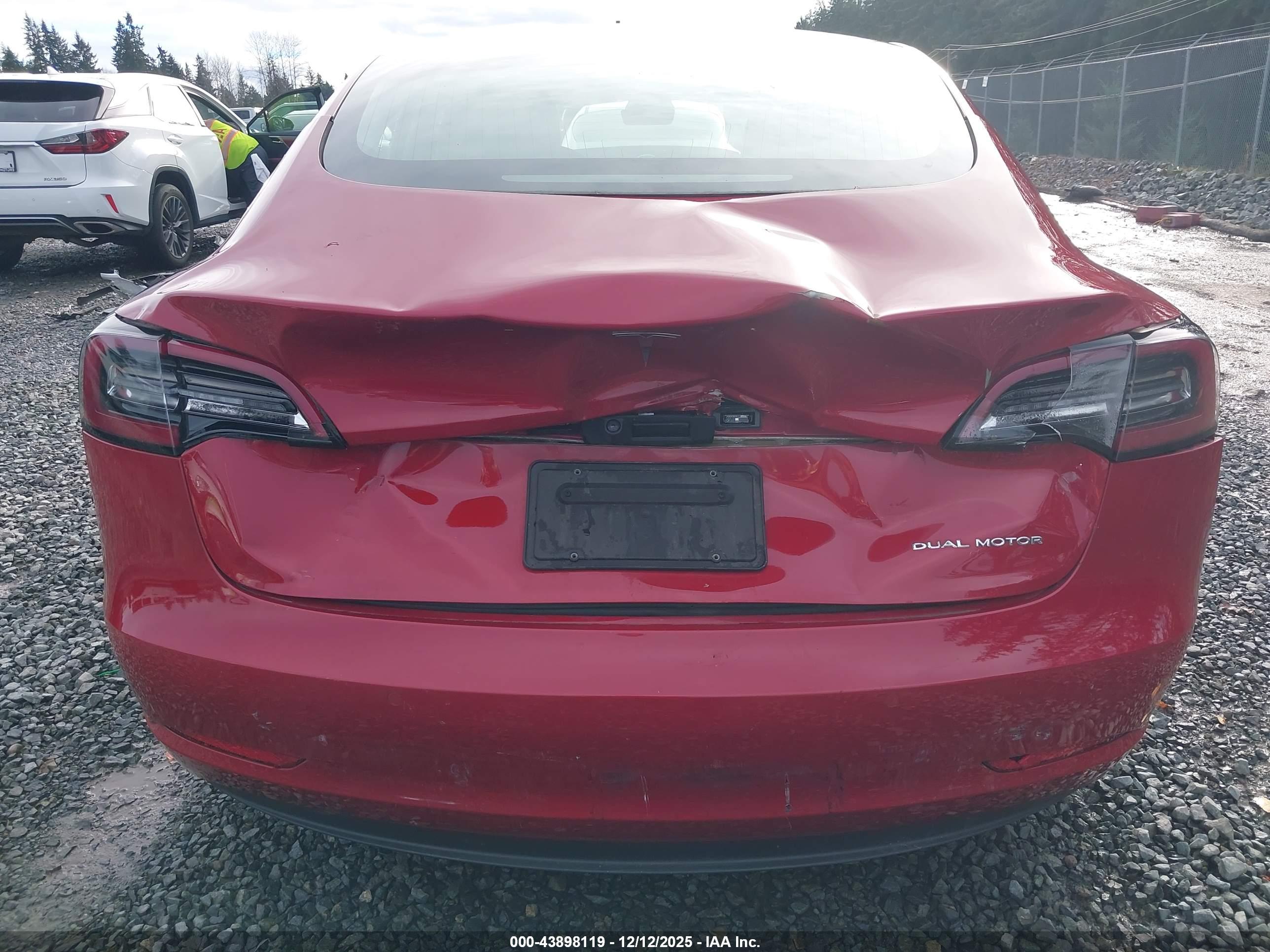 TESLA MODEL image 6