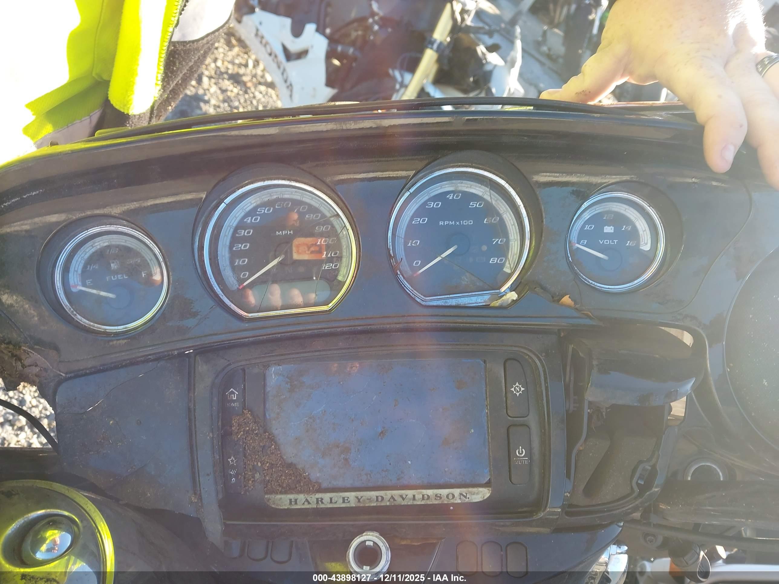 HARLEY-DAVIDSON FLHTKL image 7