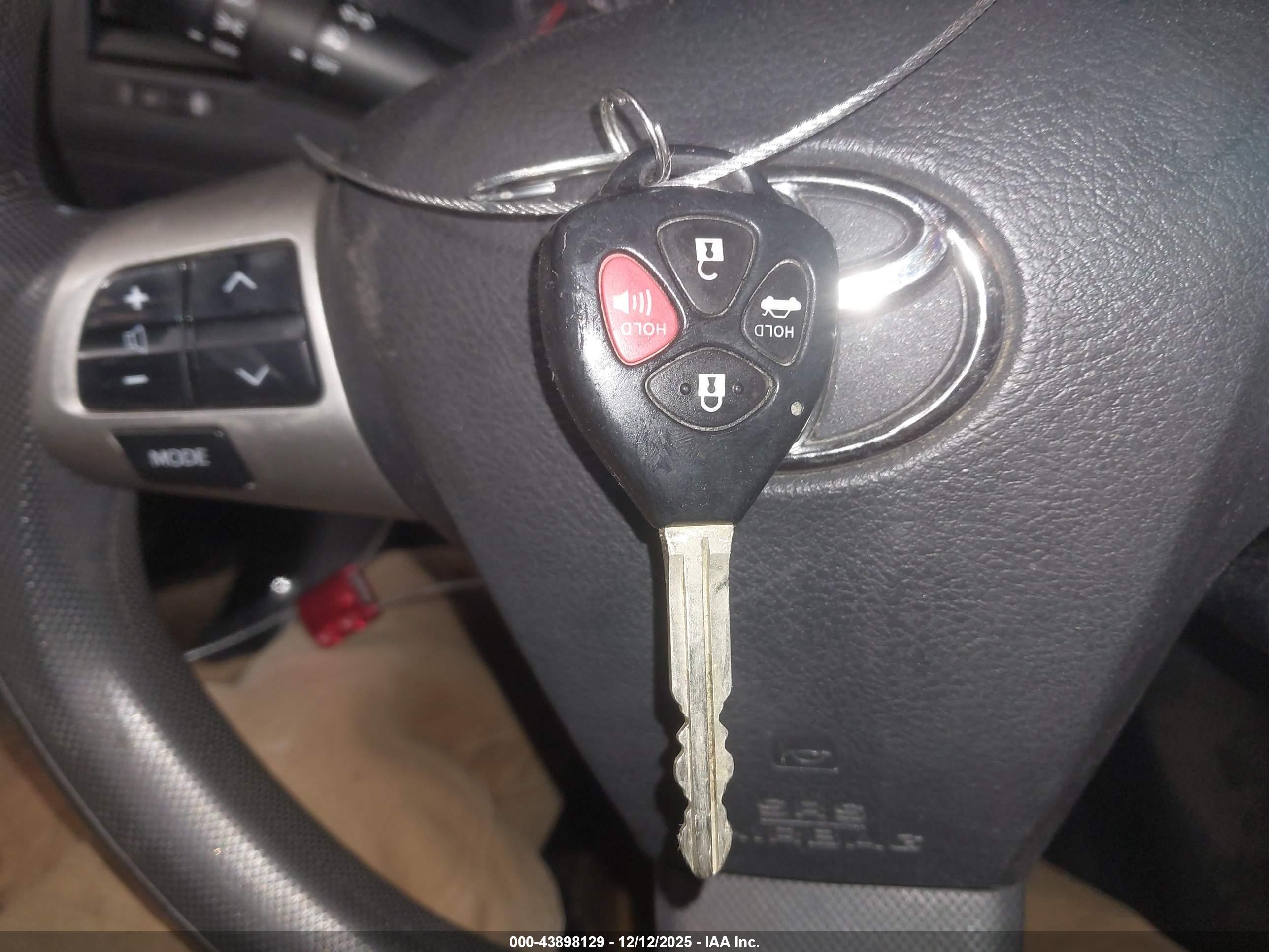 TOYOTA COROLLA image 11