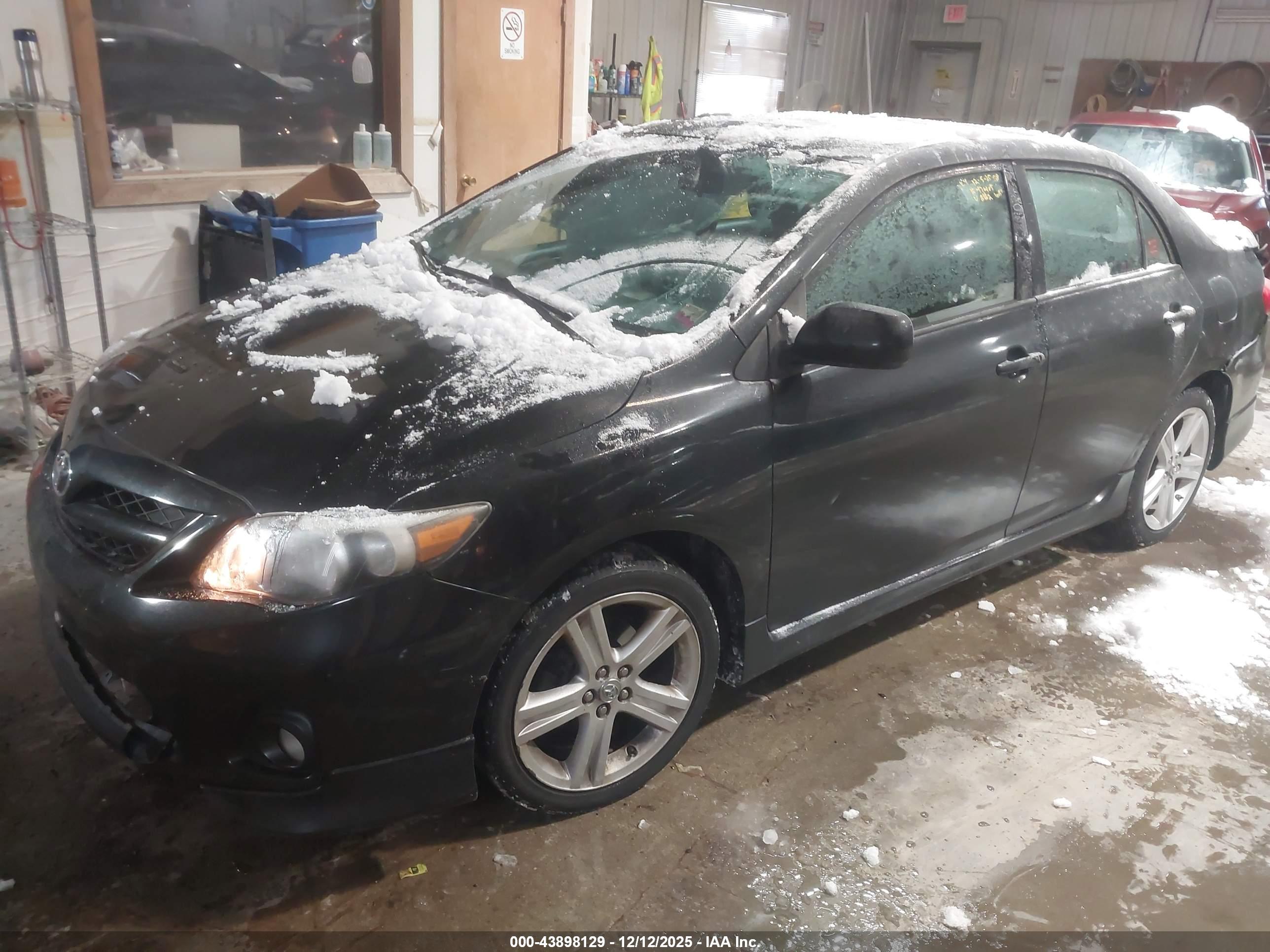 TOYOTA COROLLA image 2