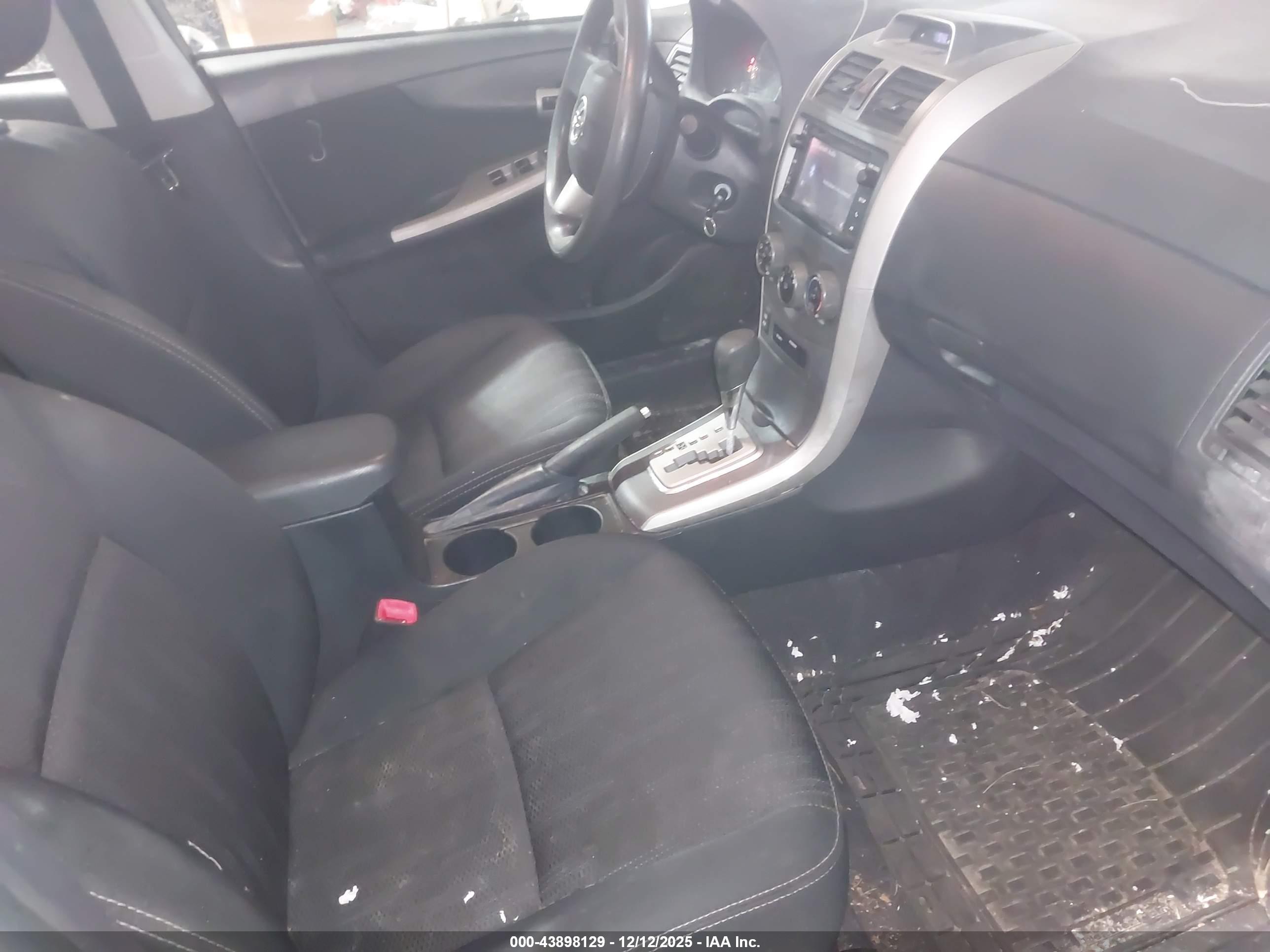 TOYOTA COROLLA image 5