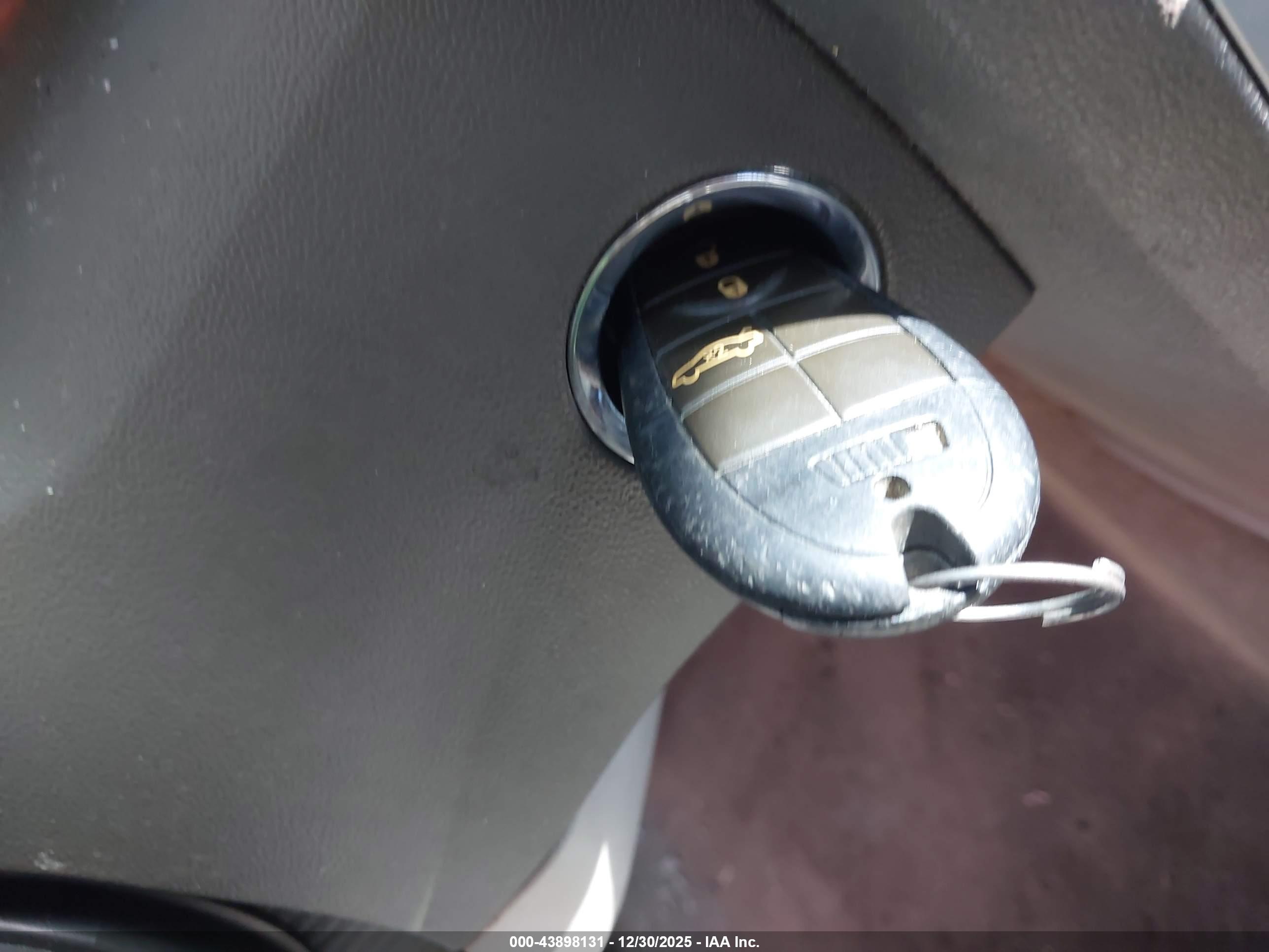 CHRYSLER 300 image 11