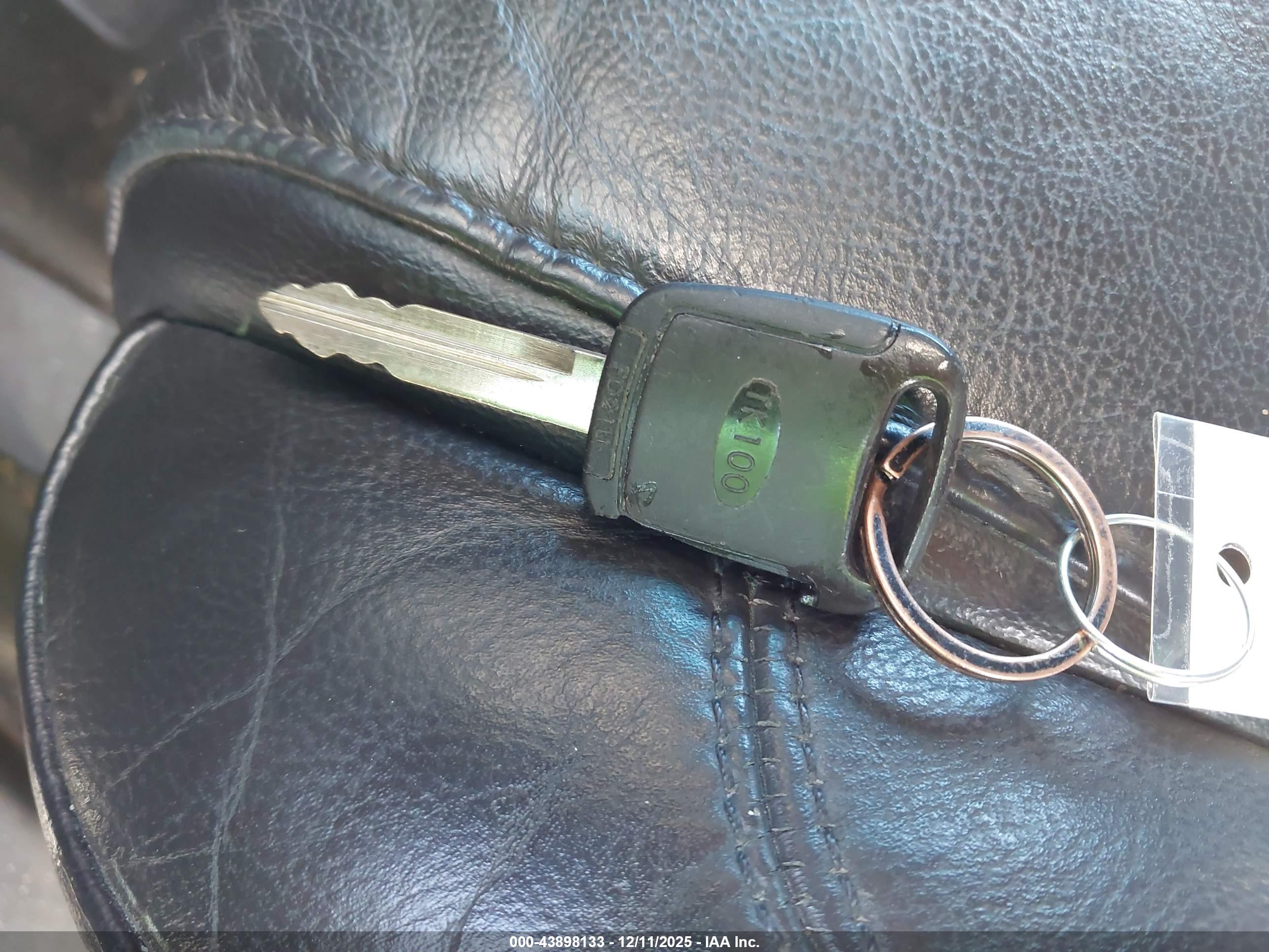 FORD EXPLORER image 11